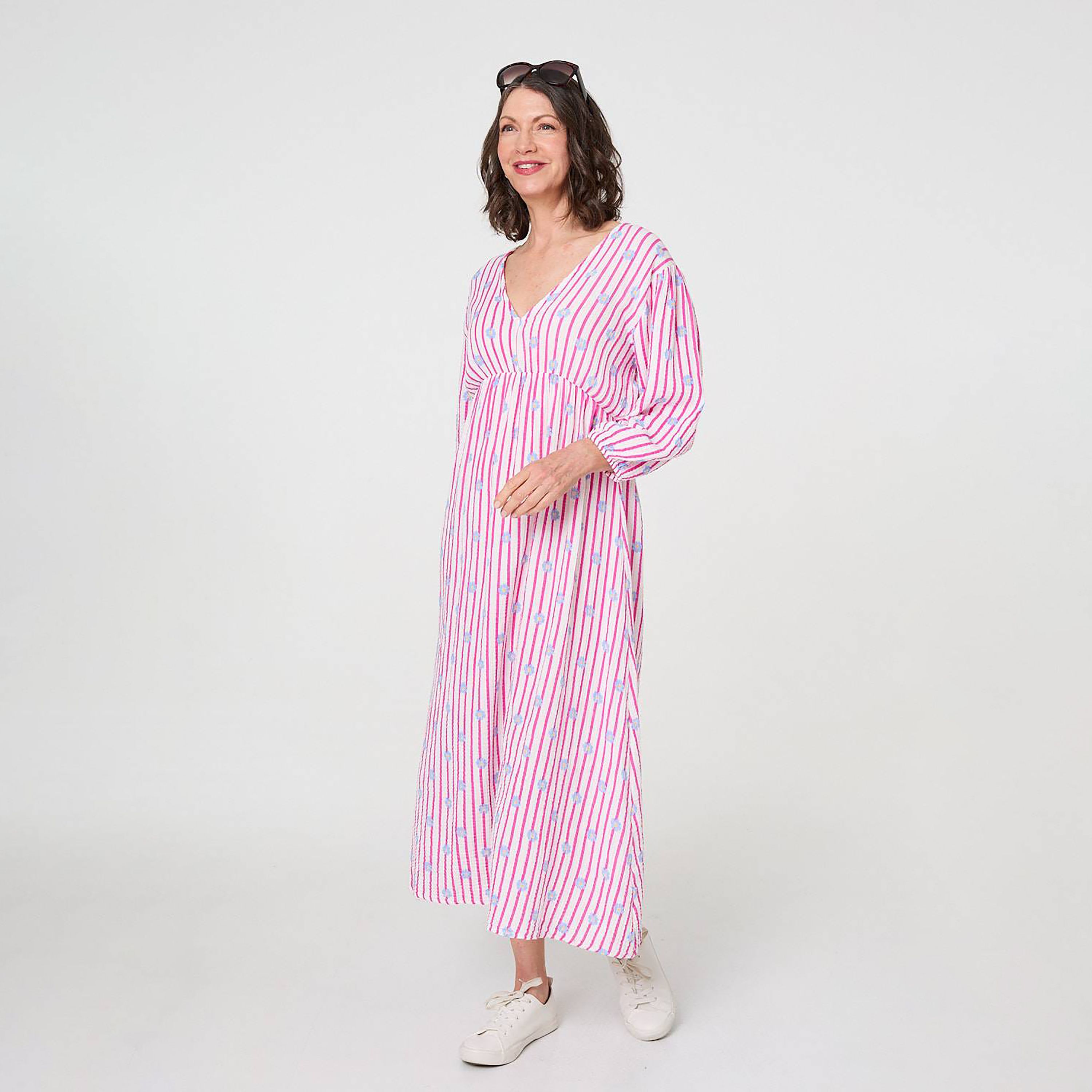 فستان قطني ميدي بتصميم مخطط وطبعة قلوب من إيزابيل لندن-women-clothing-dresses-image-9