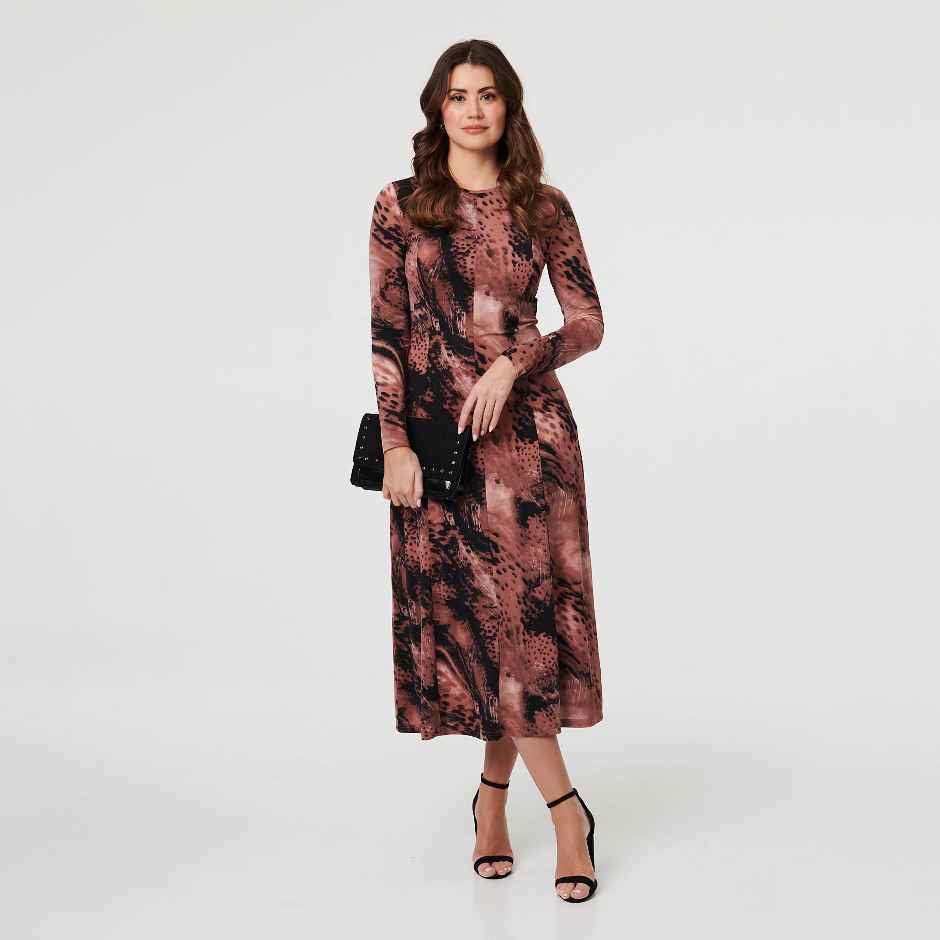 فستان ميدي نسائي بطبعة حيوانات تجريدية باللون البني من إيزابيل لندن-women-clothing-dresses-image-1