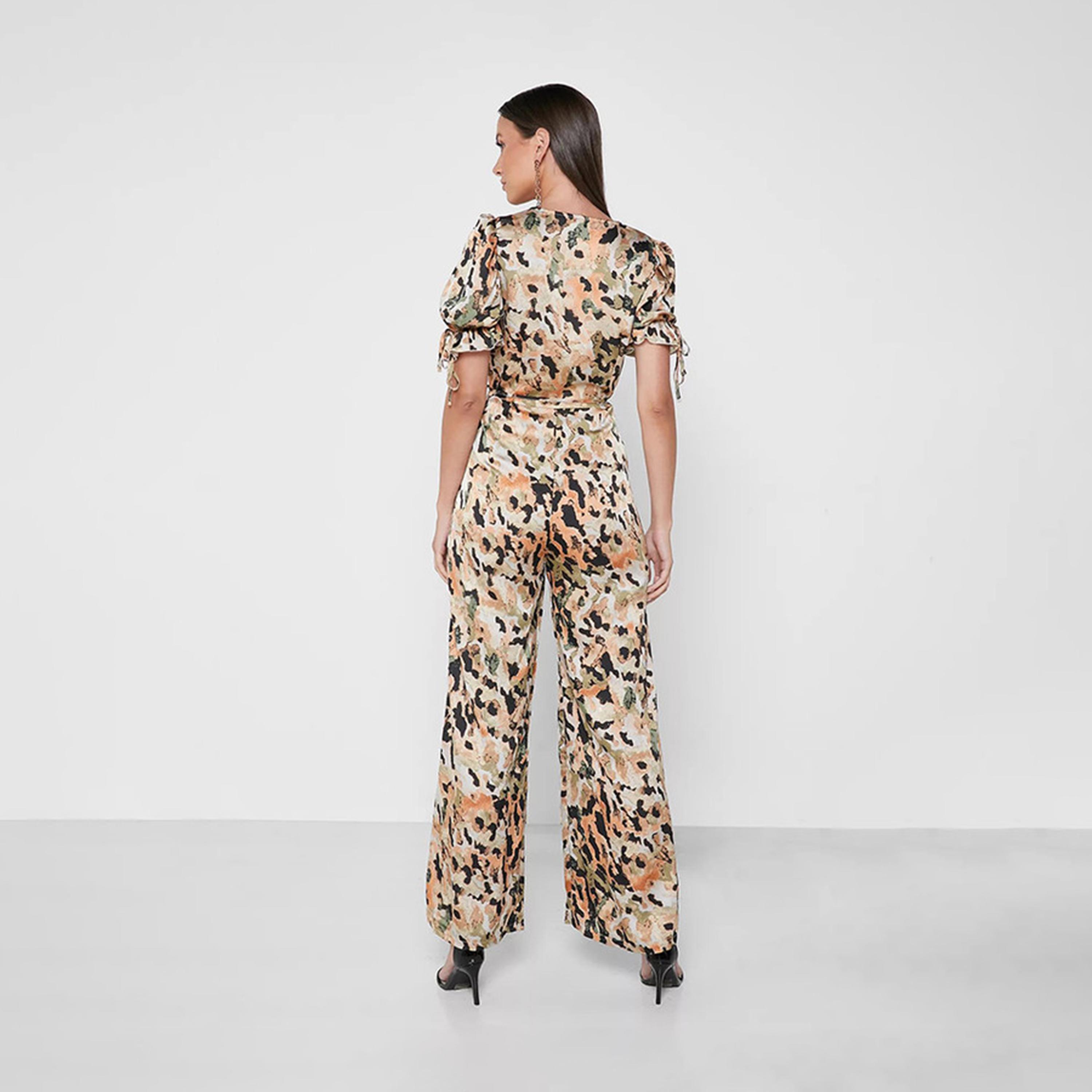 جمبسوت بطبعات حيوانات بياقة على شكل فى وأرجل واسعة من ليتل ميستريس-women-clothing-jumpsuits-image-2