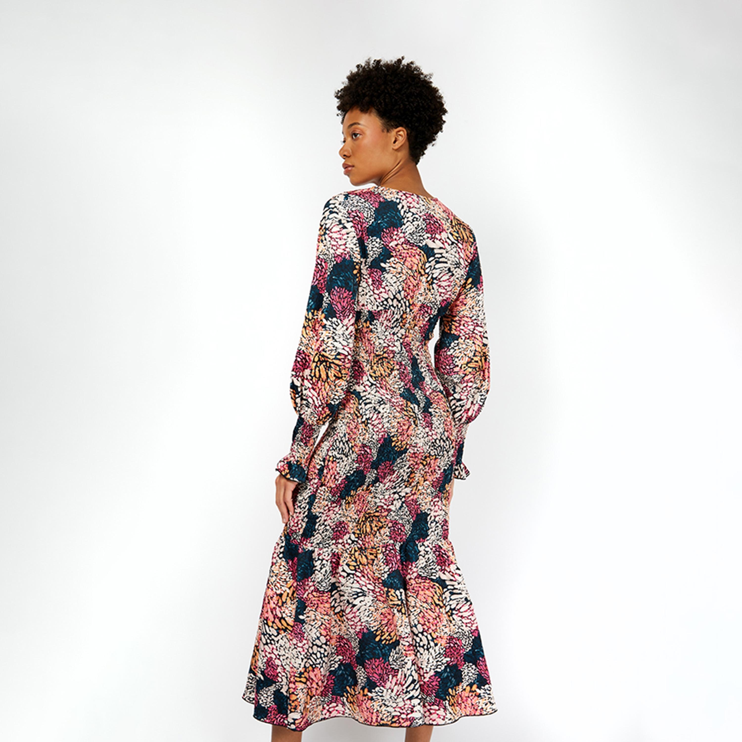 ليتل مسترس- فستان ضيق ياقة على شكل V تصميم منقوش متوسط الطول أكمام طويلة-women-clothing-dresses-image-3