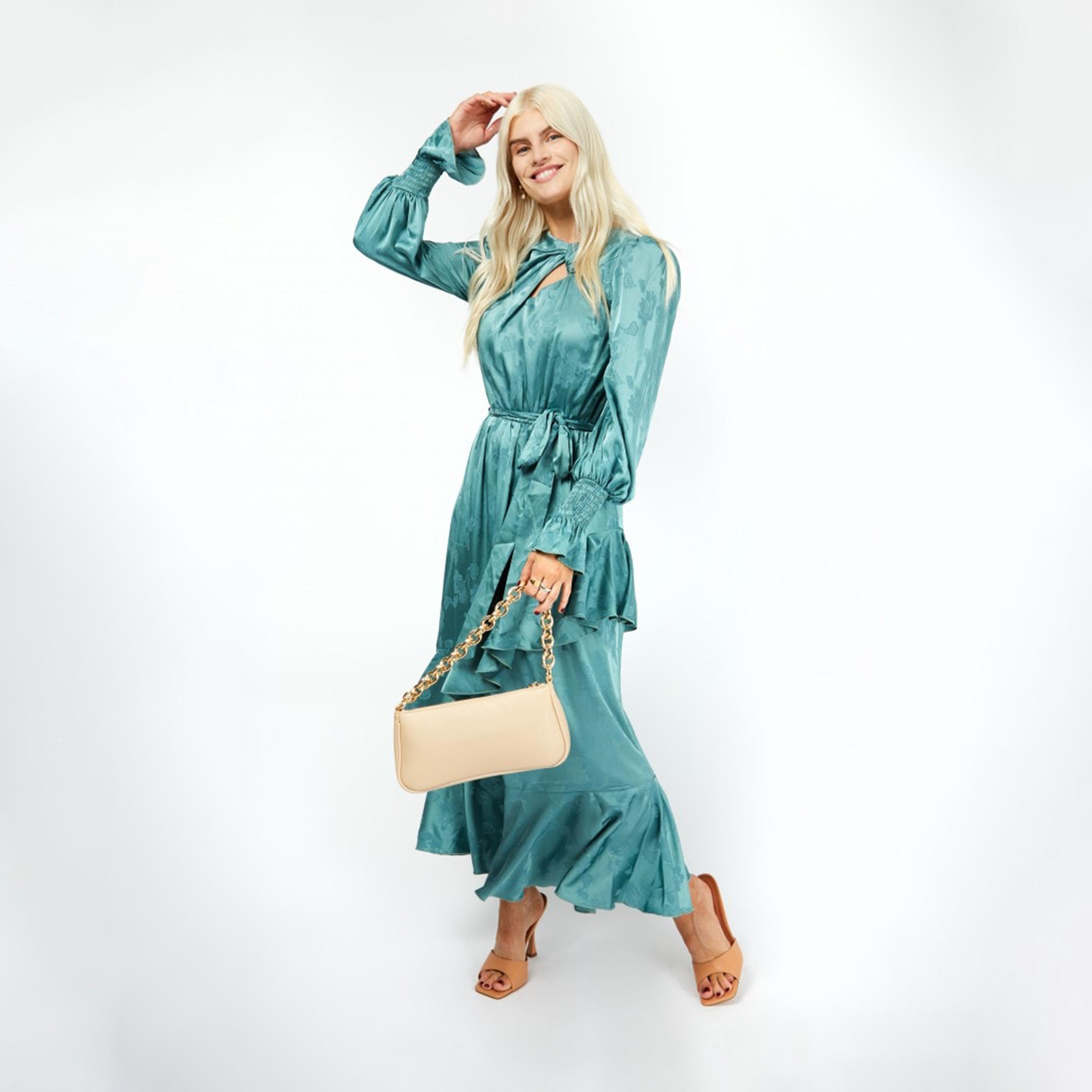 فستان ماكسي ذو طبقات تكسثرد مع أكمام طويلة من ليتل ميستريس ساتان-women-clothing-dresses-image-1