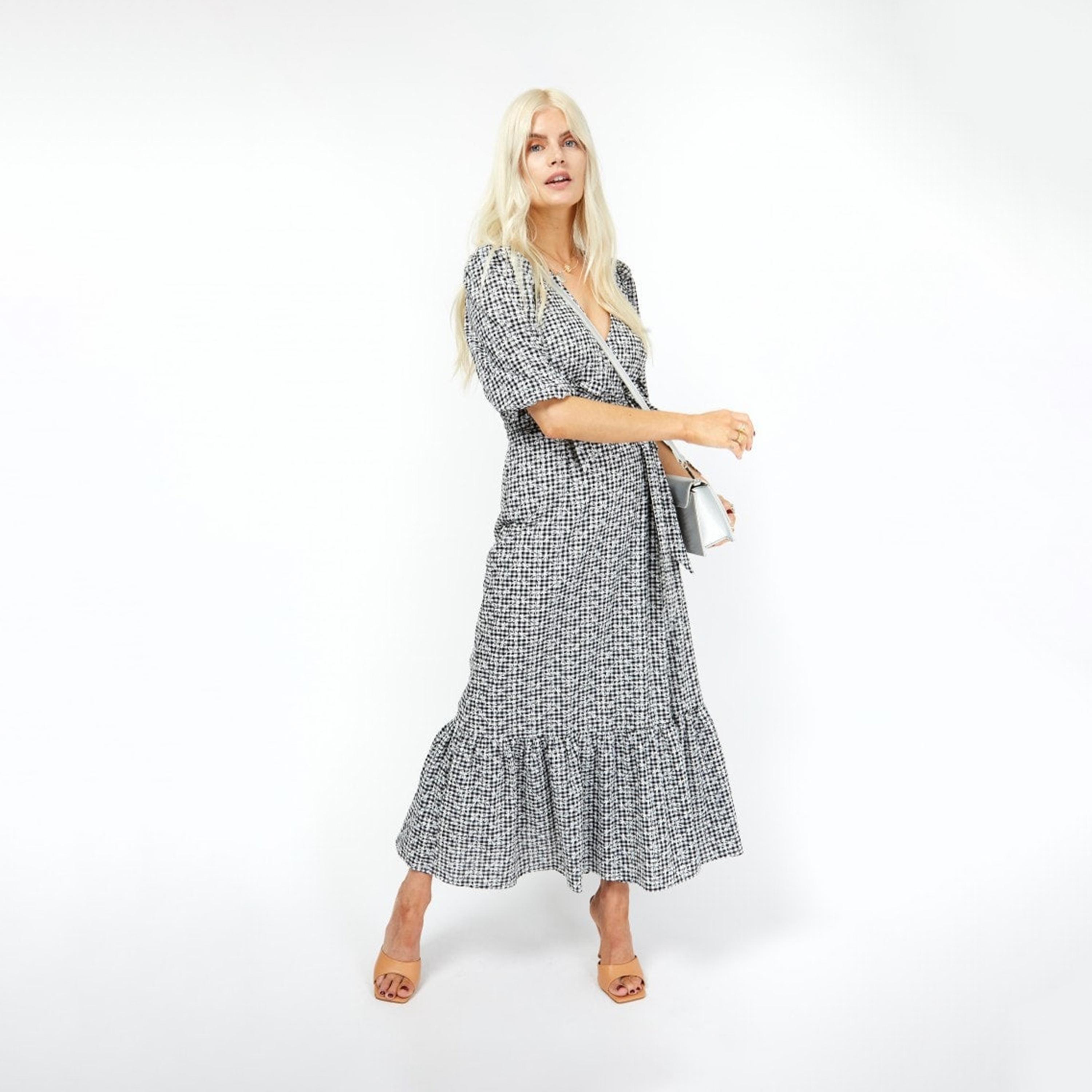 ليتل مسترس- فستان ماكسي ملفوف ياقة على شكل V نقشة مربعات أكمام قصيرة-women-clothing-dresses-image-1
