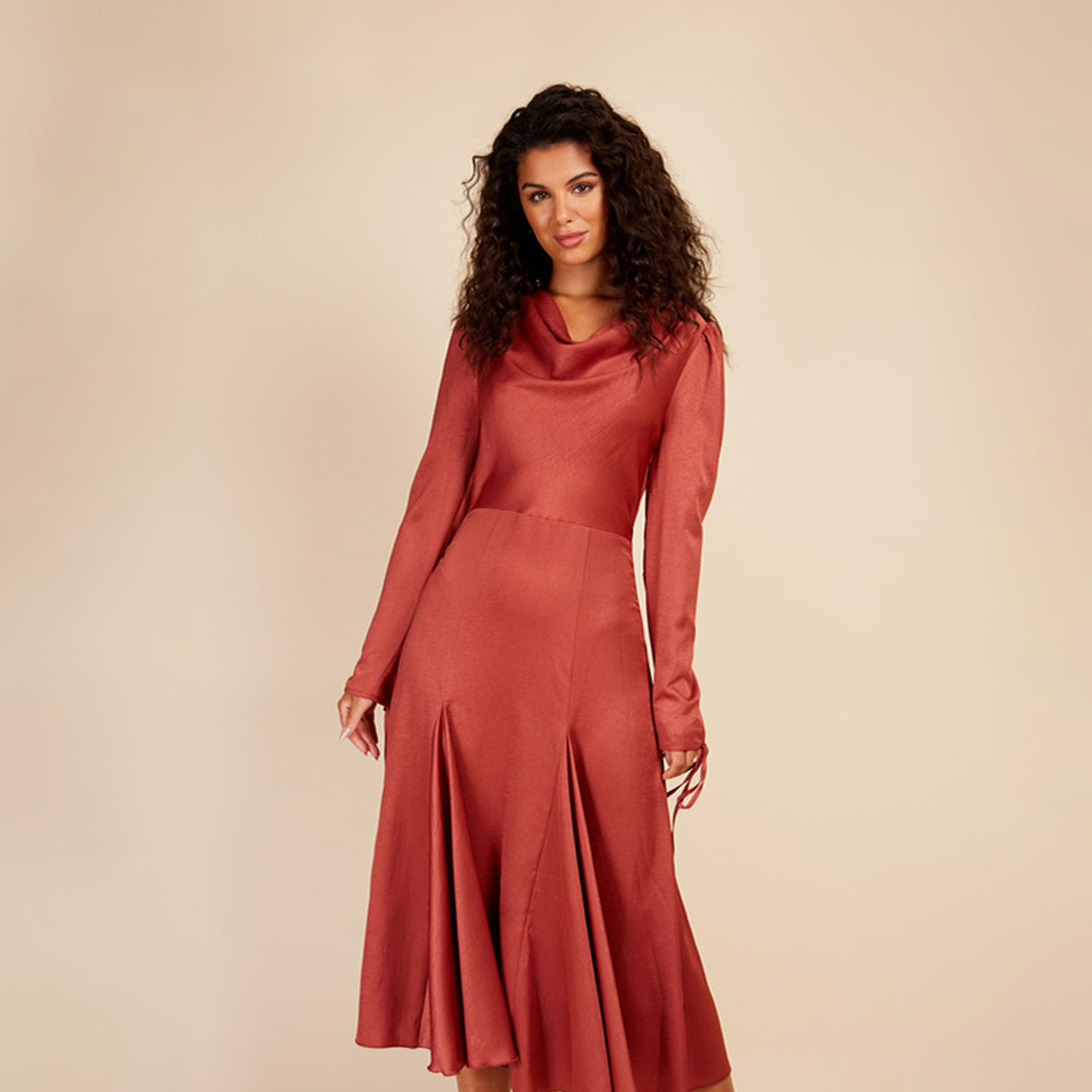 فستان ميدي بياقة متدلية على شكل إيه لاين مع أكمام طويلة من ليتل ميستريس ساتان-women-clothing-dresses-image-2