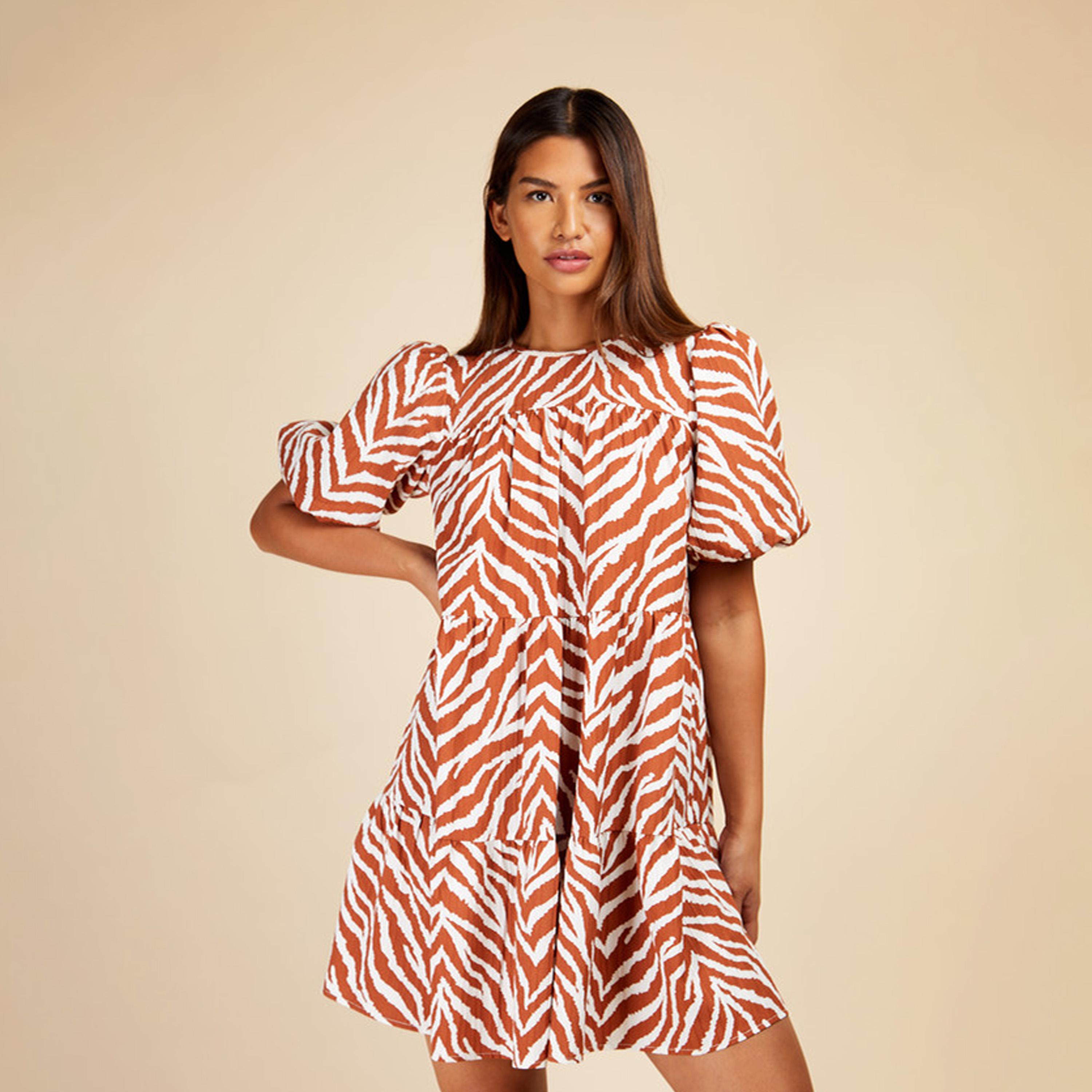ليتل مسترس- فستان ميني طبقات ياقة مستديرة طبعة حيوانات أكمام قصيرة-women-clothing-dresses-image-1