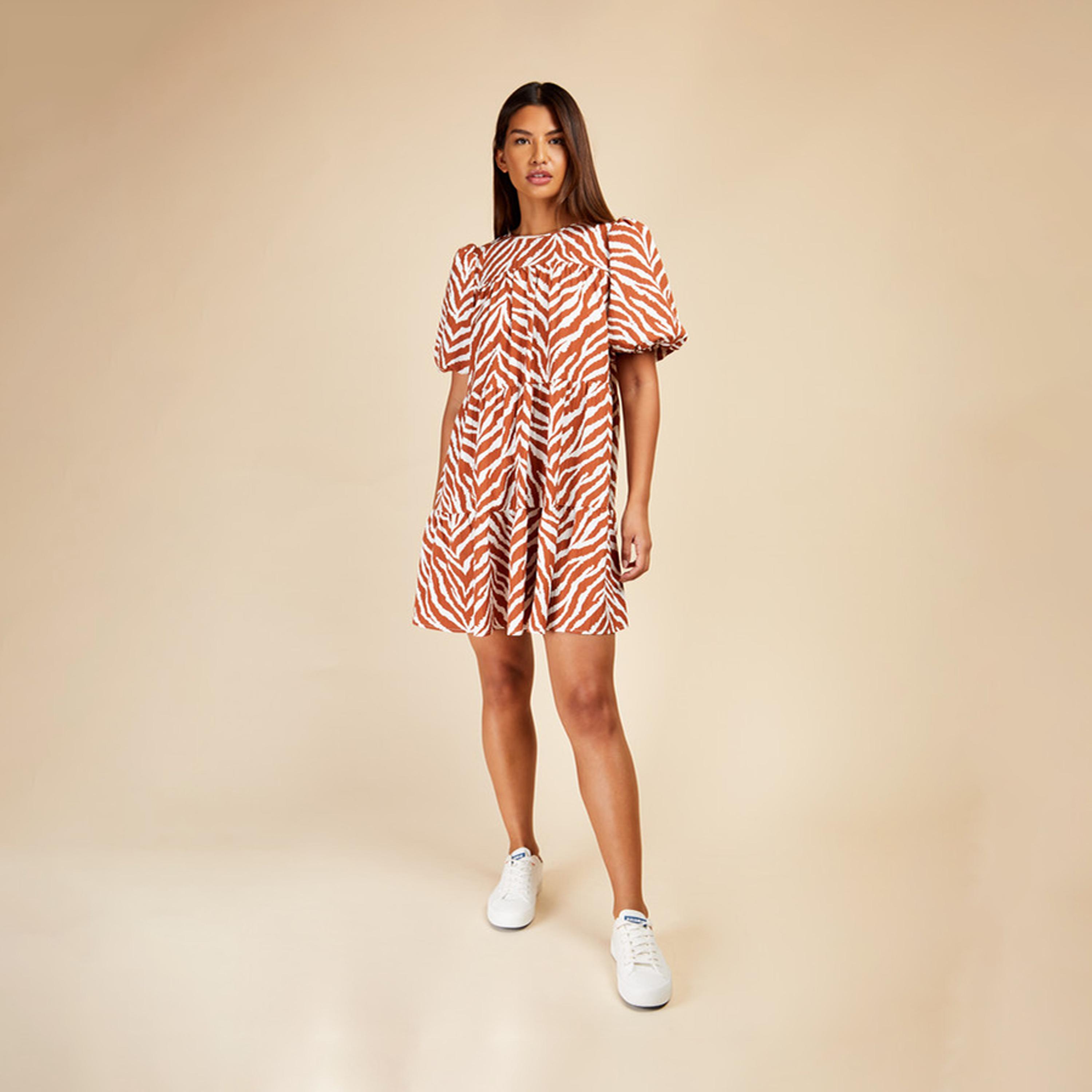 ليتل مسترس- فستان ميني طبقات ياقة مستديرة طبعة حيوانات أكمام قصيرة-women-clothing-dresses-image-2