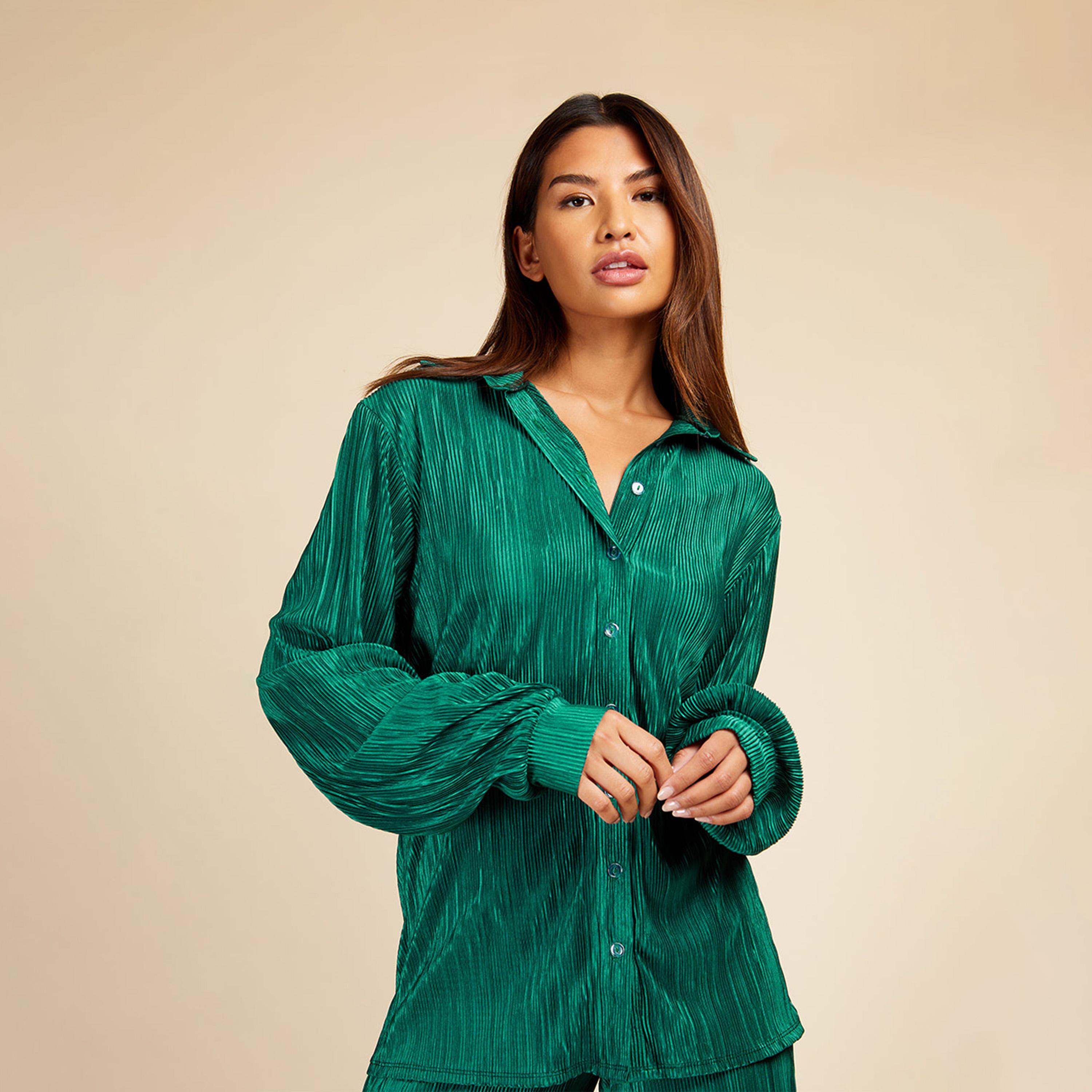 قميص كبير الحجم من ليتل ميستريس ساتان ذو تكسثرد بياقة على شكل فى وأكمام منسدلة-women-clothing-shirtsandblouses-shirts-image-1