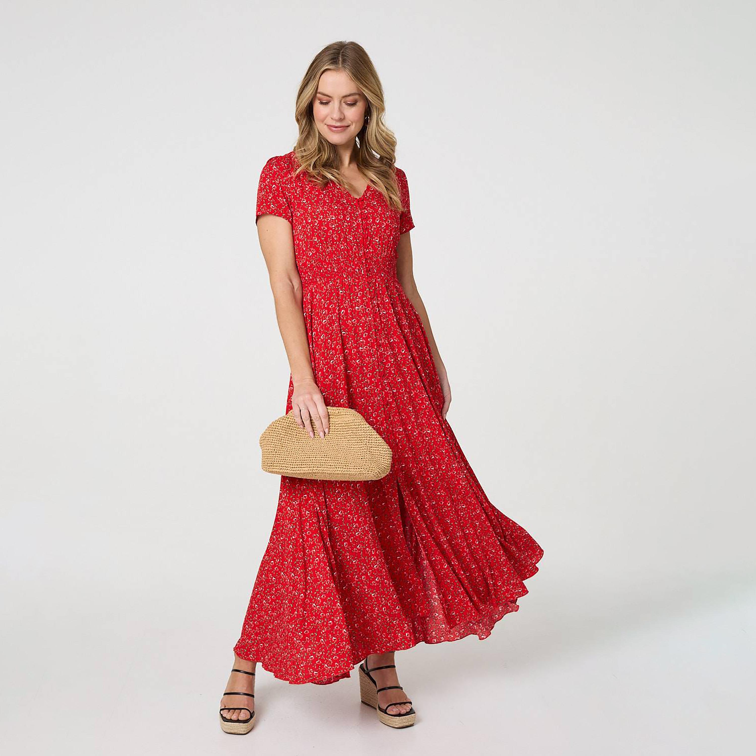 فستان ماكسي "فيت آند فلير" واسع بطبعة زهور بلون أحمر من إيزابيل لندن-women-clothing-dresses-image-1