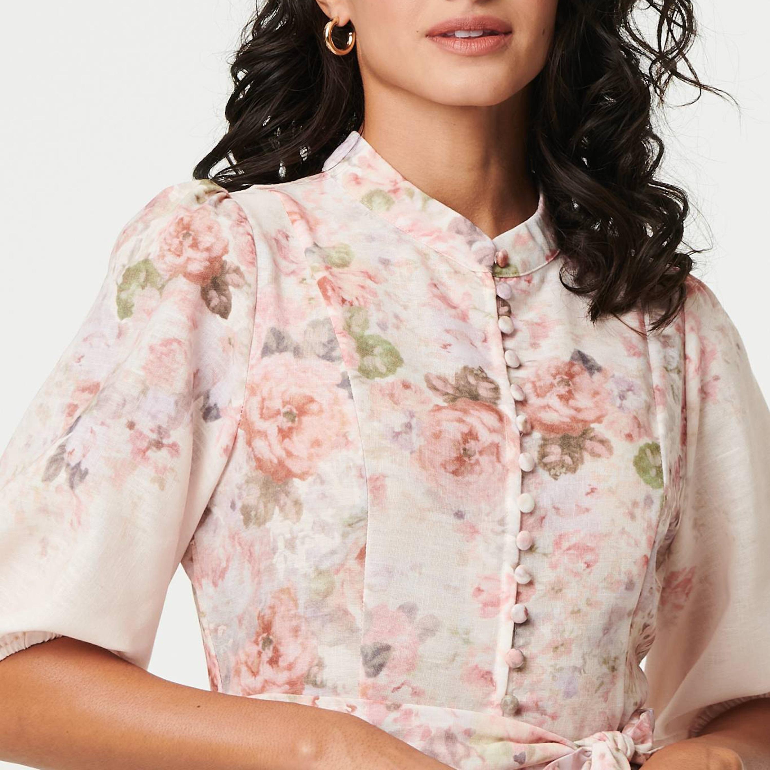 فستان ميدي بياقة "ماندارين" وأكمام "باف" وطبعة زهور بلون بيج من إيزابيل لندن-women-clothing-dresses-image-5