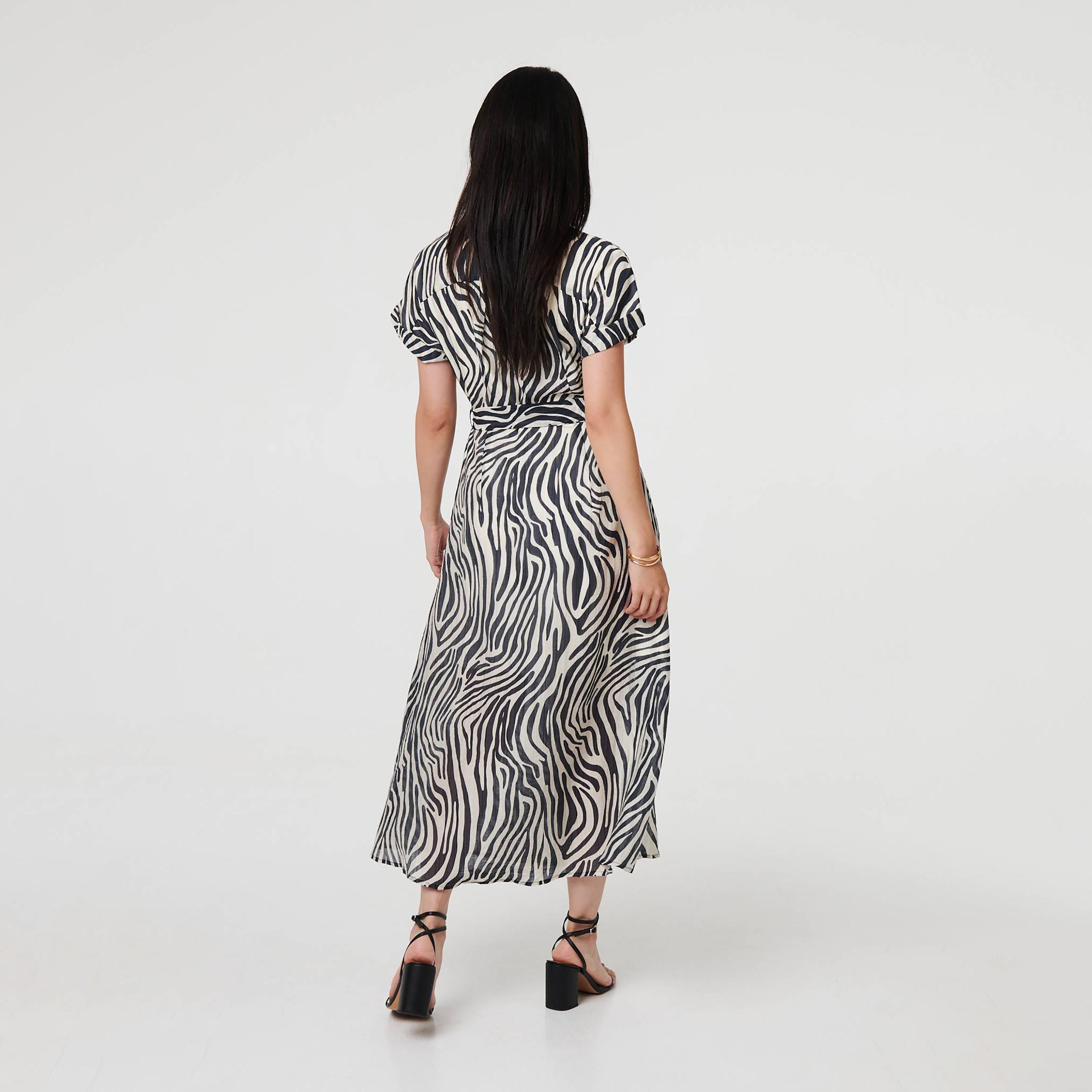 فستان قميص ميدي نسائي بياقة وطبعة "زيبرا" حمار وحشي بلون أسود من إيزابيل لندن-women-clothing-dresses-image-3