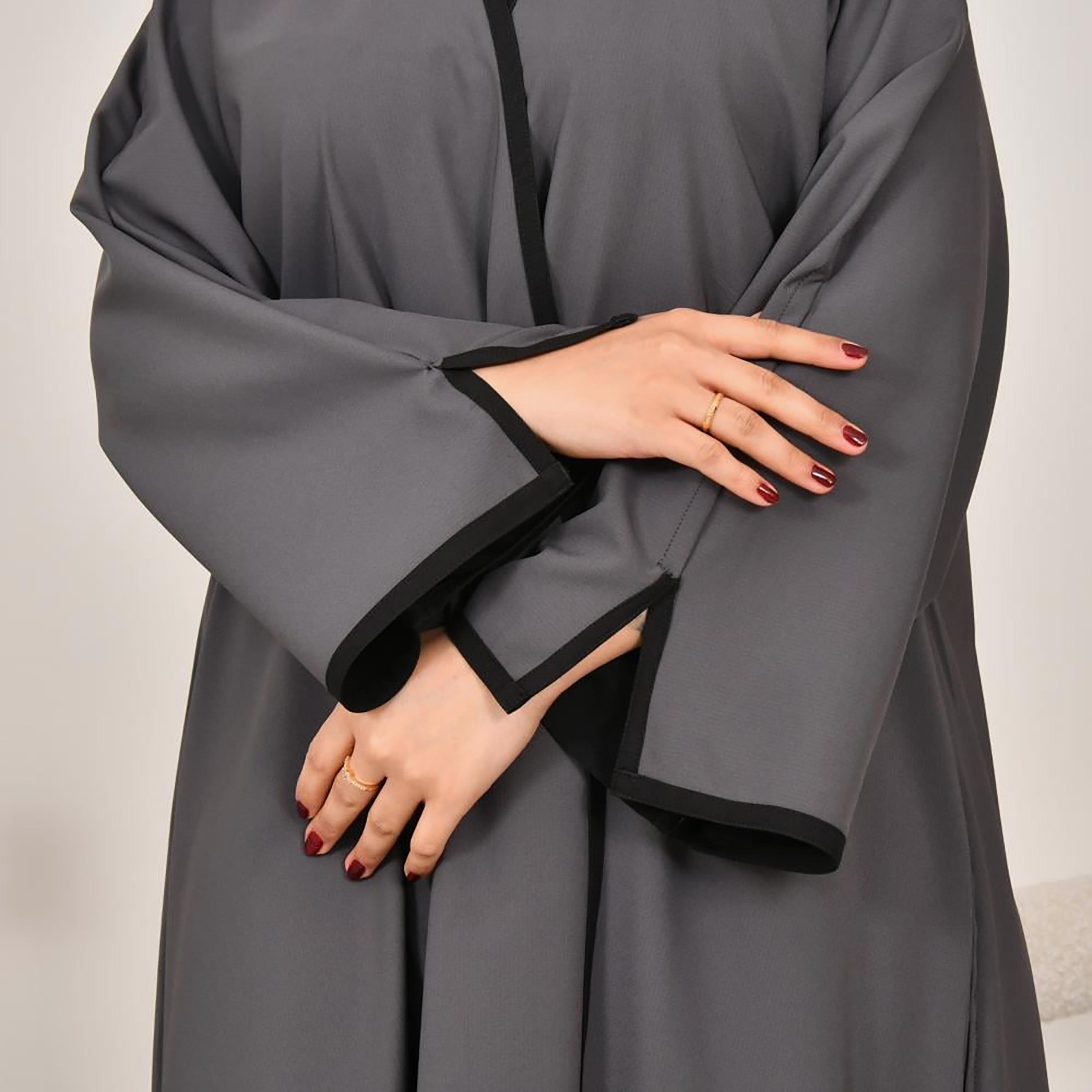 عباية نسائية من الكتان بأكمام مفتوحة باللون الأسود مع حجاب ووجهين من لمحة-women-arabicclothing-abayas-image-5