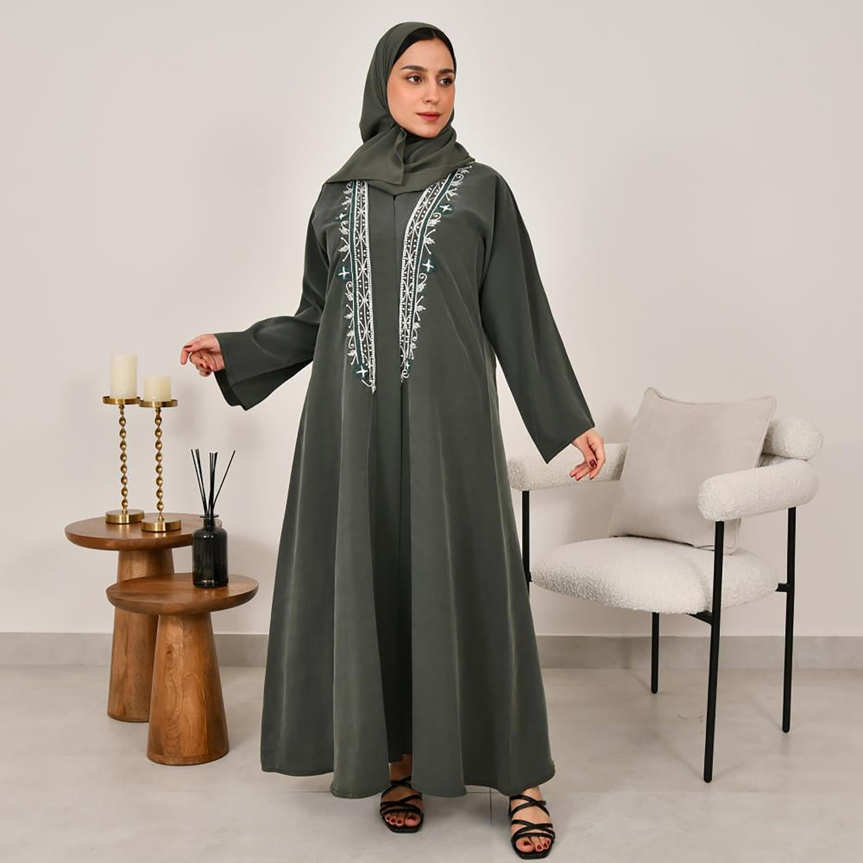 عباية نسائية من الكتان بأكمام واسعة مطرزة باللون الأخضر مع حجاب من لمحة-women-arabicclothing-abayas-image-4