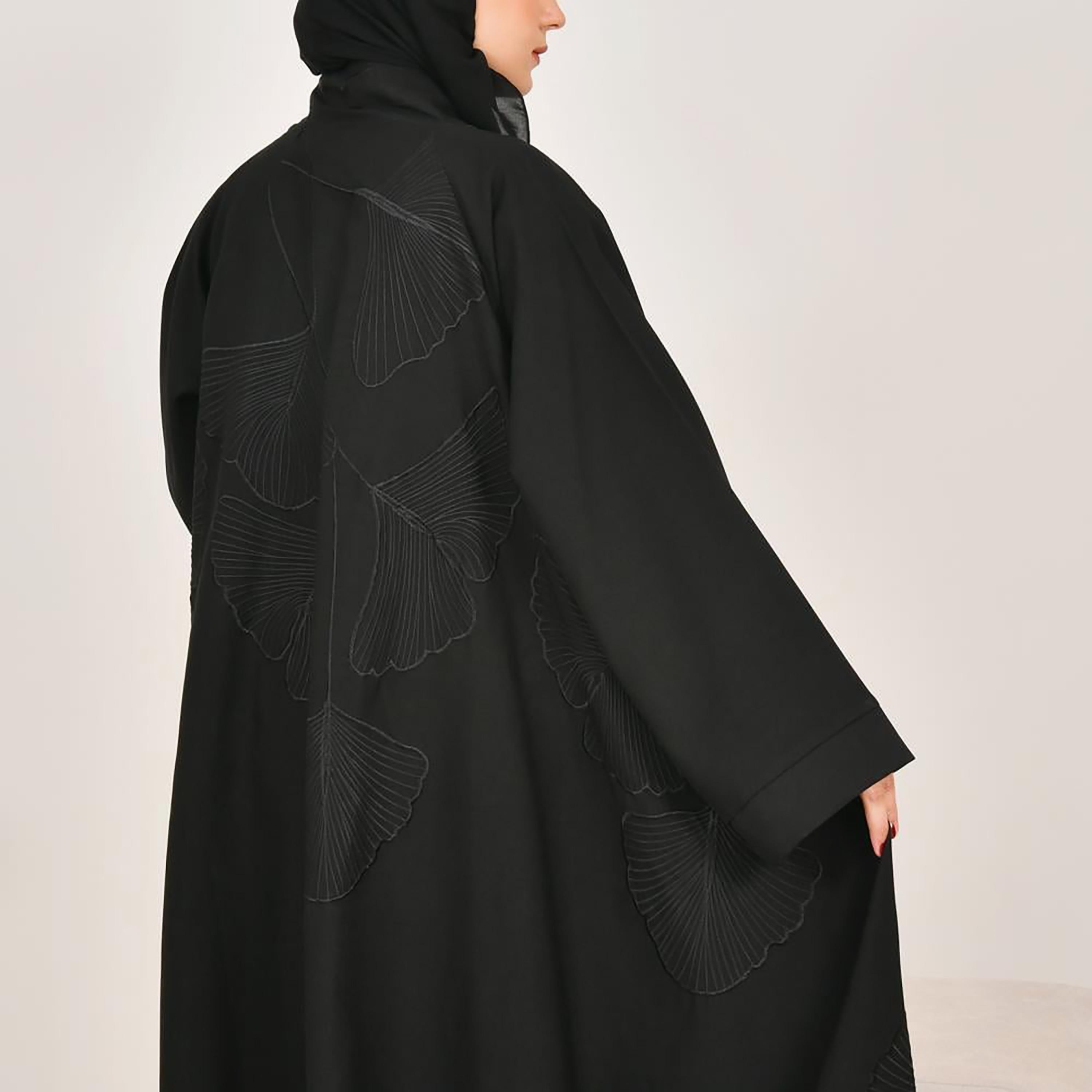 عباية نسائية من الكتان بأكمام واسعة مطرزة باللون الأسود مع حجاب من لمحة-women-arabicclothing-abayas-image-5