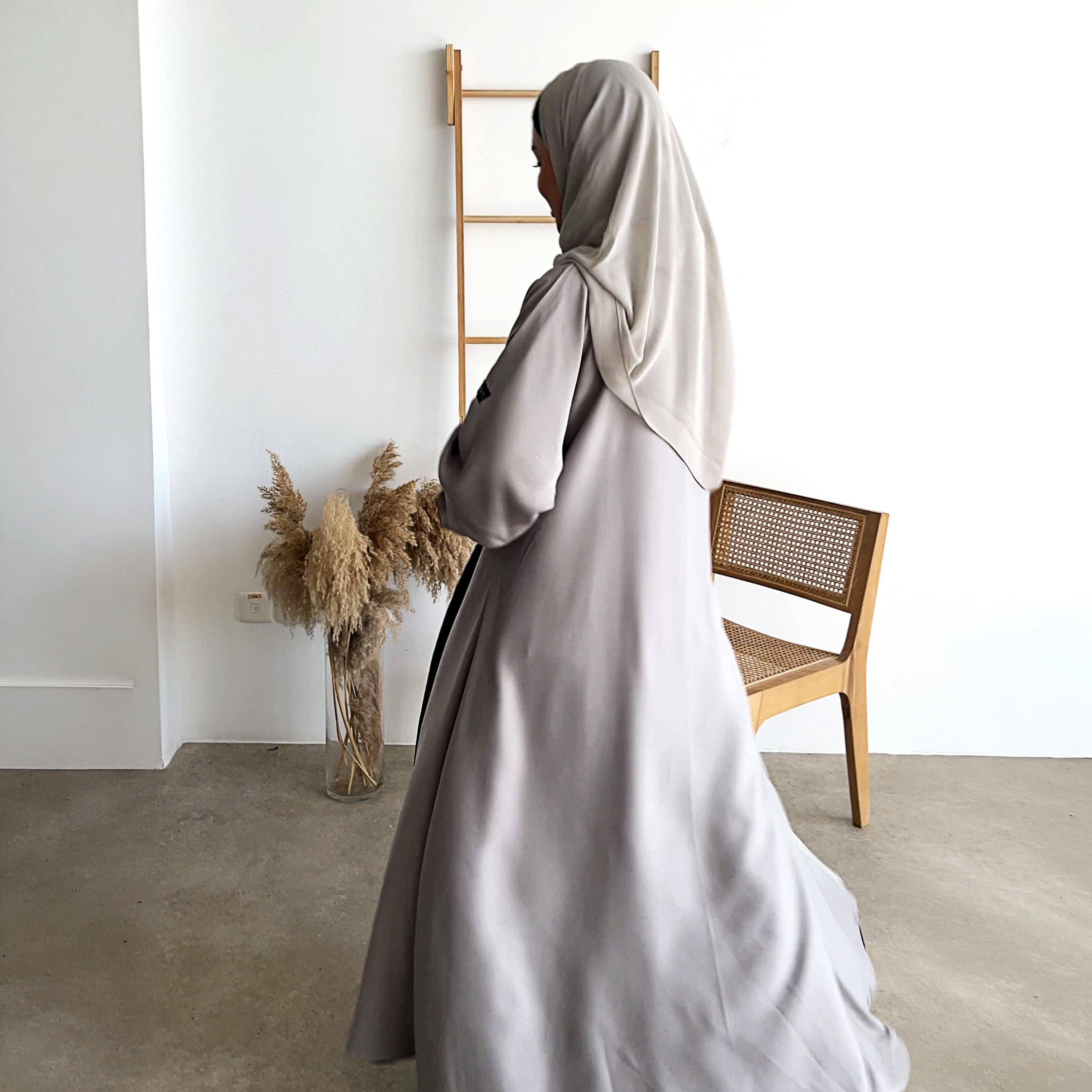 عباءة نسائية "كلوش" بوجهين بأكمام واسعة مع حجاب من لوسين عباية-women-arabicclothing-abayas-image-5