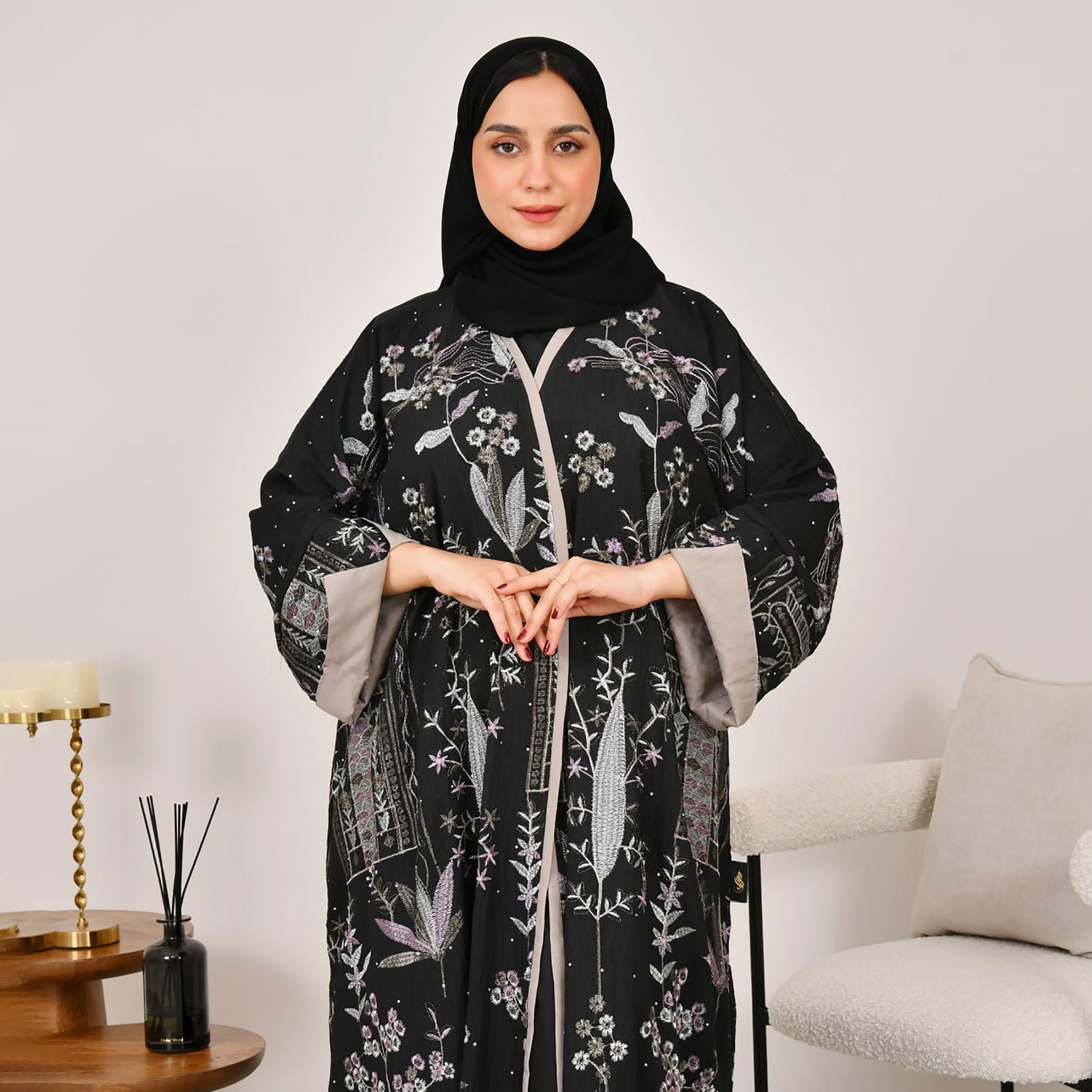 عباية نسائية من الكتان مطرزة بالزهور وأكمام واسعة مع حجاب من حوراء-women-arabicclothing-abayas-image-5