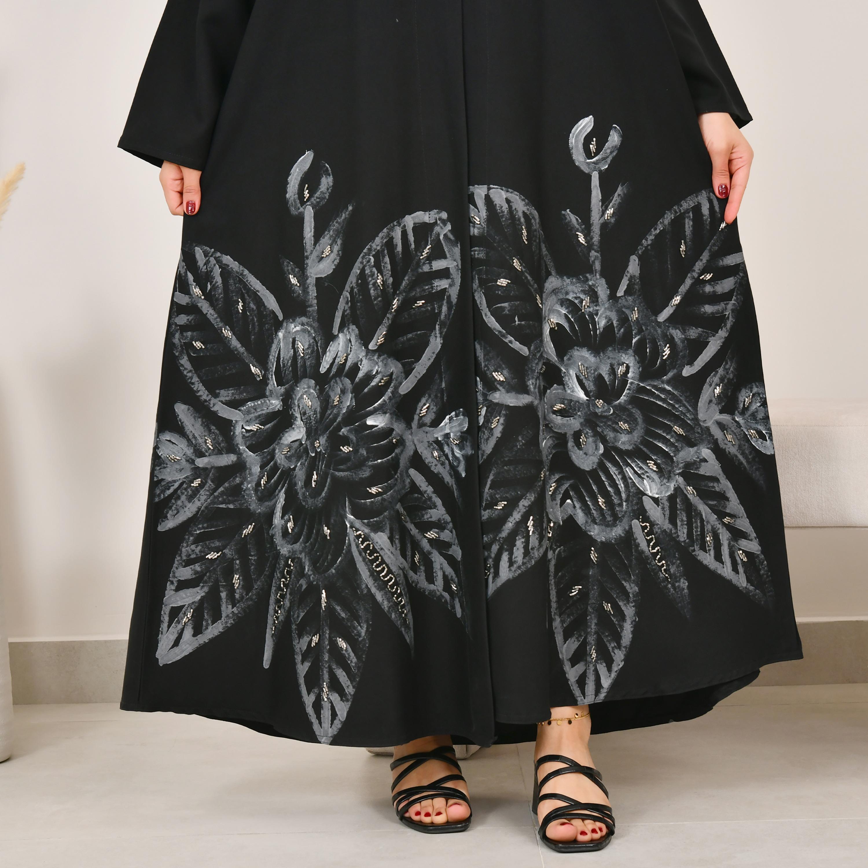 عباية نسائية سوداء من الكتان المرسوم يدويًا مع حجاب من حوراء-women-arabicclothing-abayas-image-3
