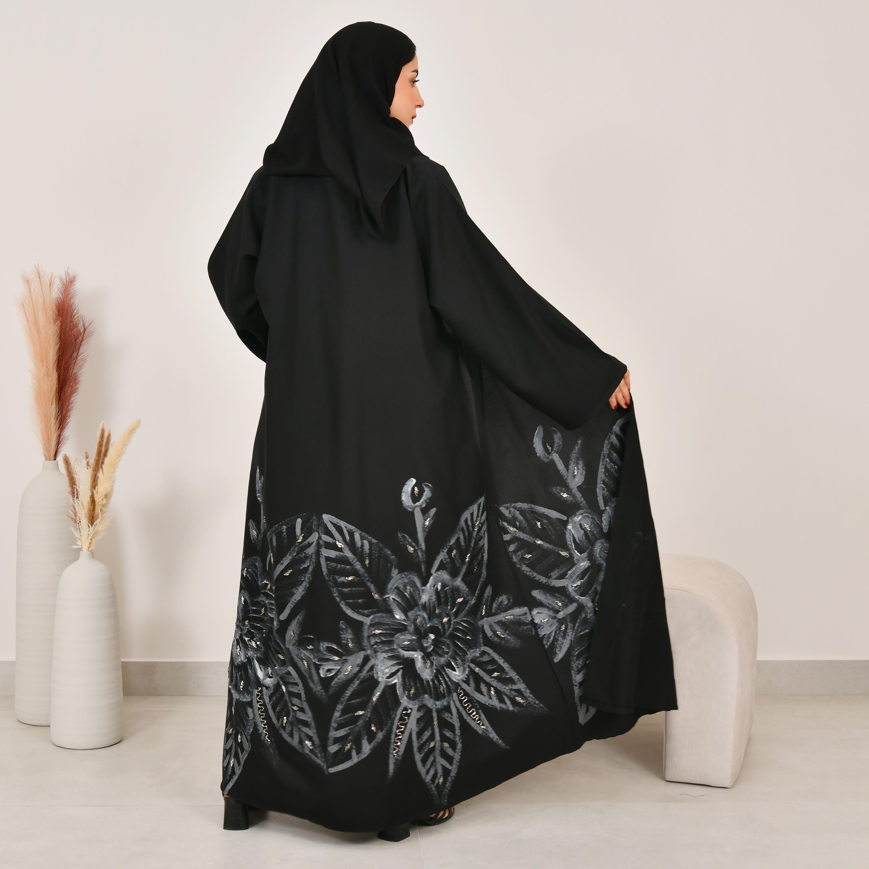 عباية نسائية سوداء من الكتان المرسوم يدويًا مع حجاب من حوراء-women-arabicclothing-abayas-image-4