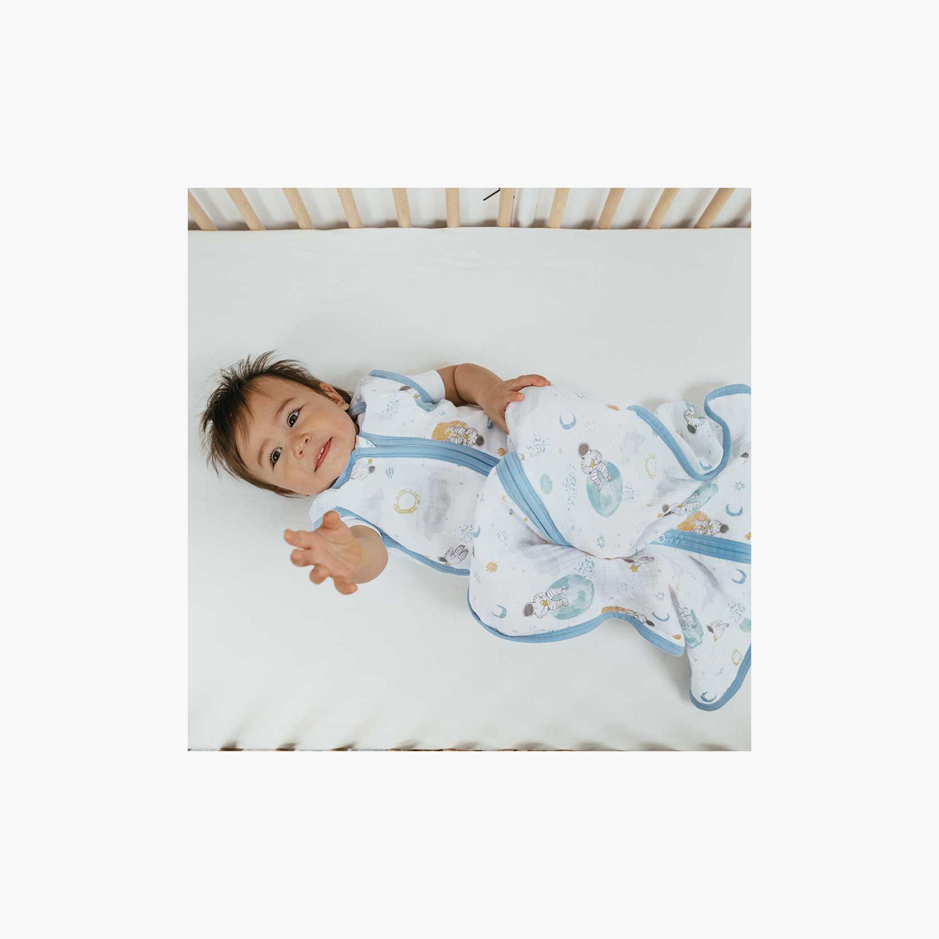 كيس نوم خفيف الوزن من قماش موسلين قطني 100% من أدين + أنايس - سبيس إكسبلوريرز-baby-nursery-blanketsandswaddles-swaddlesandsleepingbags-image-3