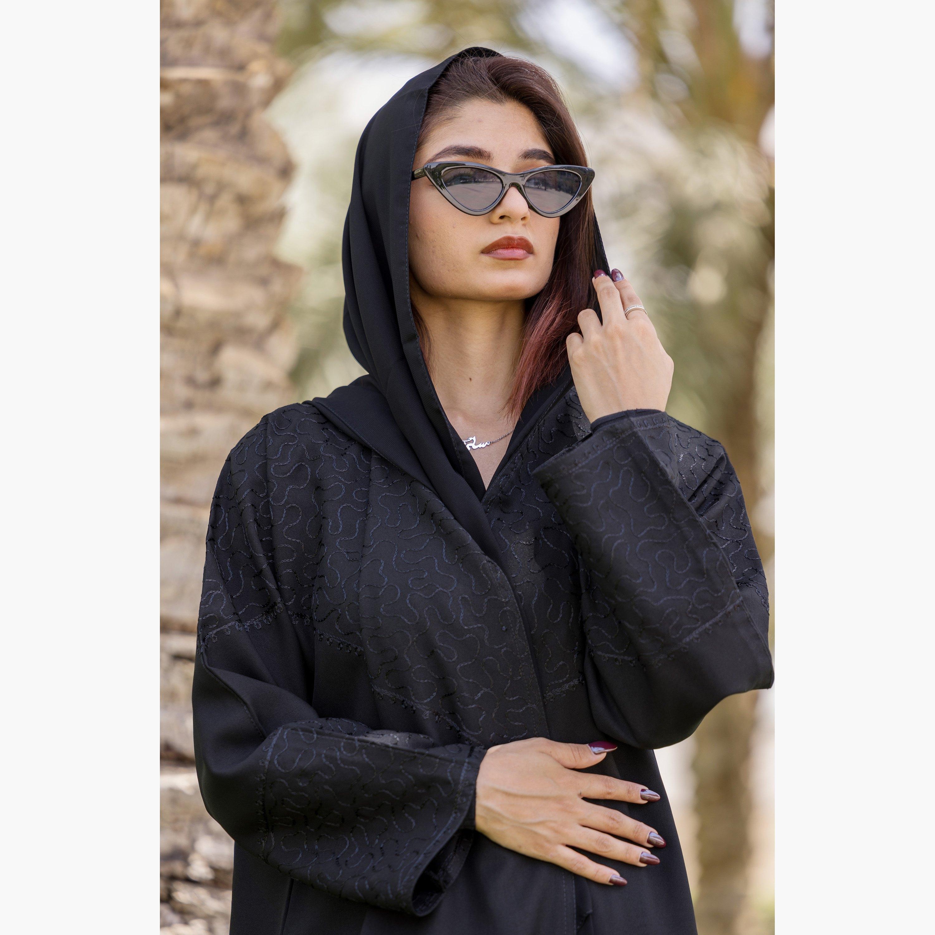 عباية نسائية مع حجاب بتصميم آري ورك مفتوح من الأمام وأكمام مطرزة من فاشون لاين-women-arabicclothing-abayas-image-2
