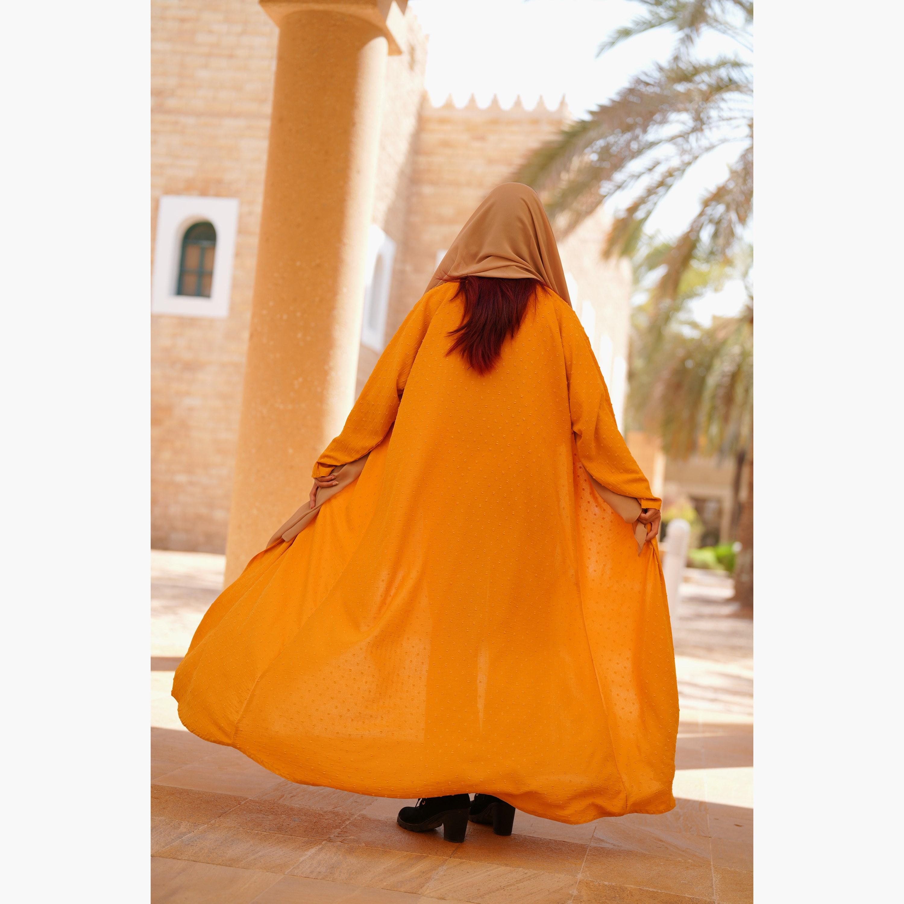 عباية نسائية مفتوحة من الأمام بتفاصيل منقطة مع حجاب من فاشون لاين-women-arabicclothing-abayas-image-6