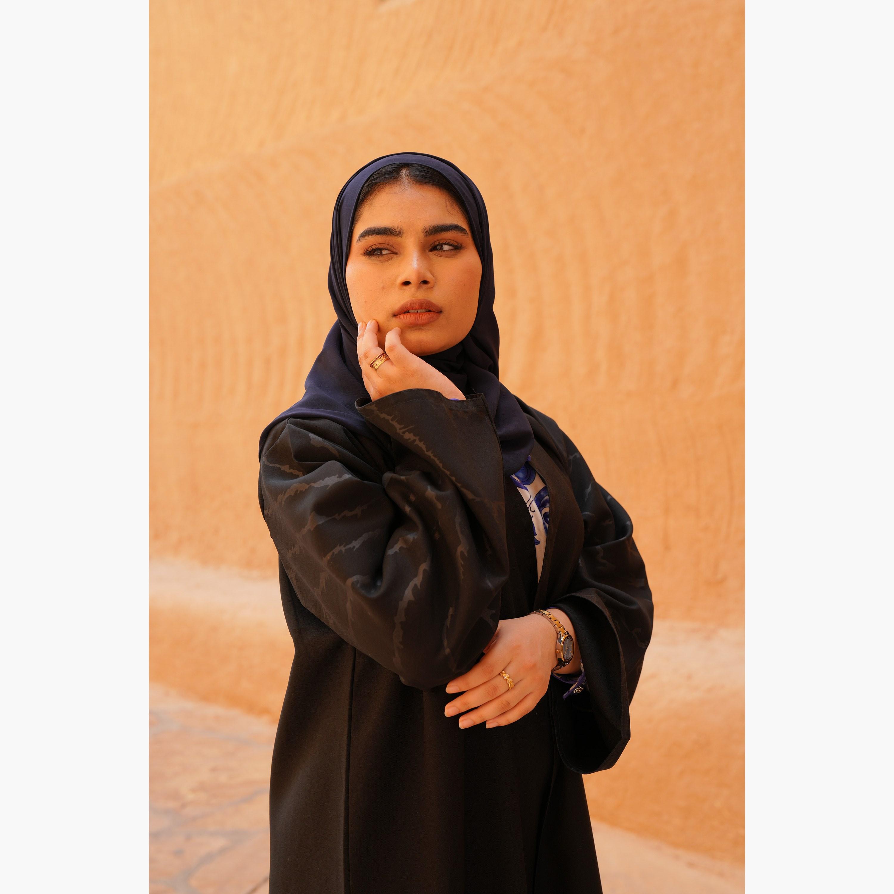 عباية نسائية مع حجاب بتصميم طبعة النمر باللون الأسود وفتحة أمامية وأكمام واسعة من فاشون لاين-women-arabicclothing-abayas-image-2
