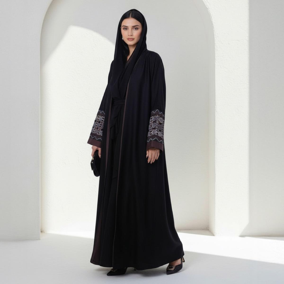 عباية سوداء بأكمام مطرزة هندسية وتفاصيل حواف مع حجاب من فاشون لاين-women-arabicclothing-abayas-image-1