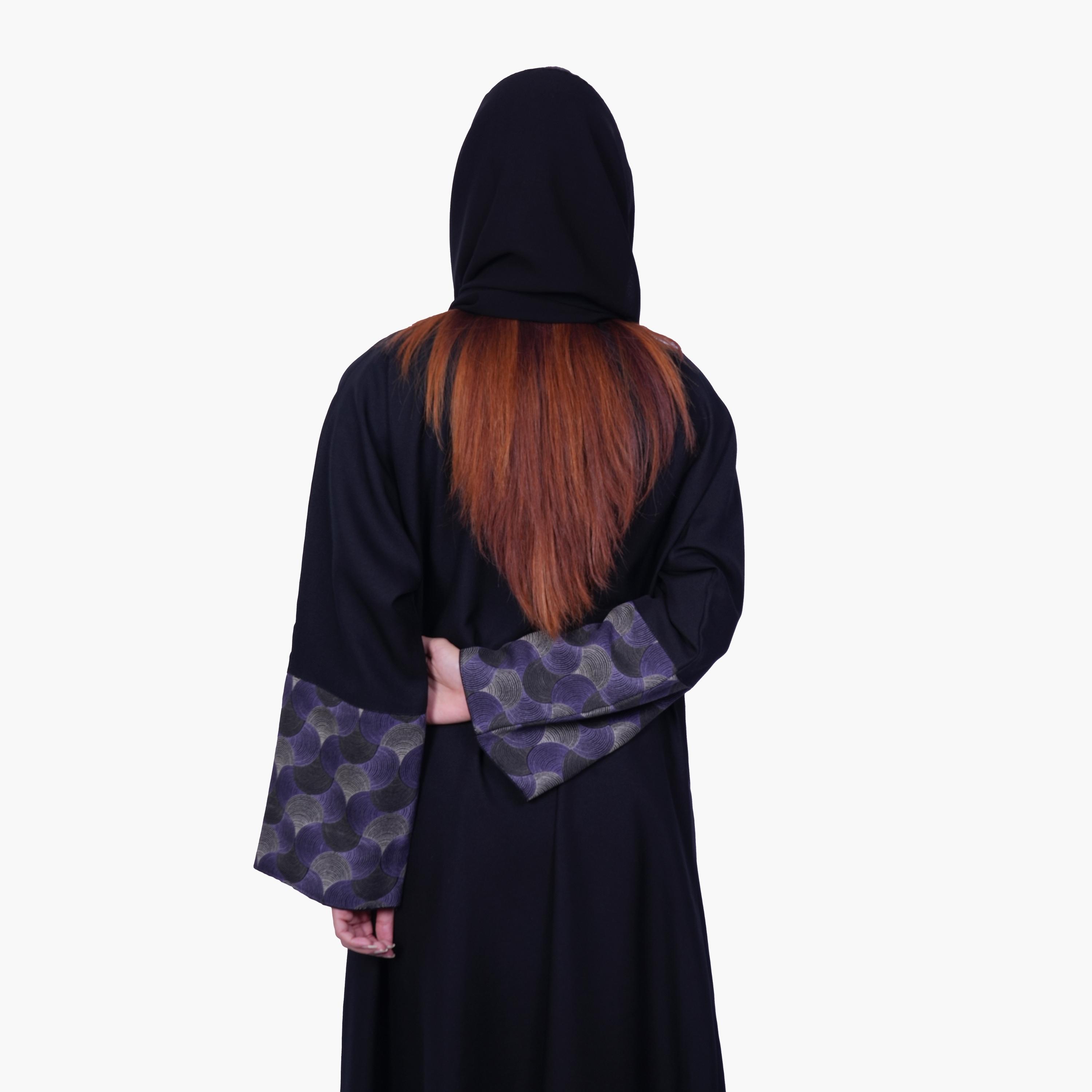 Fashion Line Black Modern Geometric Patterned Elegance Abaya with Hijab-women-arabicclothing-abayas-image-4
