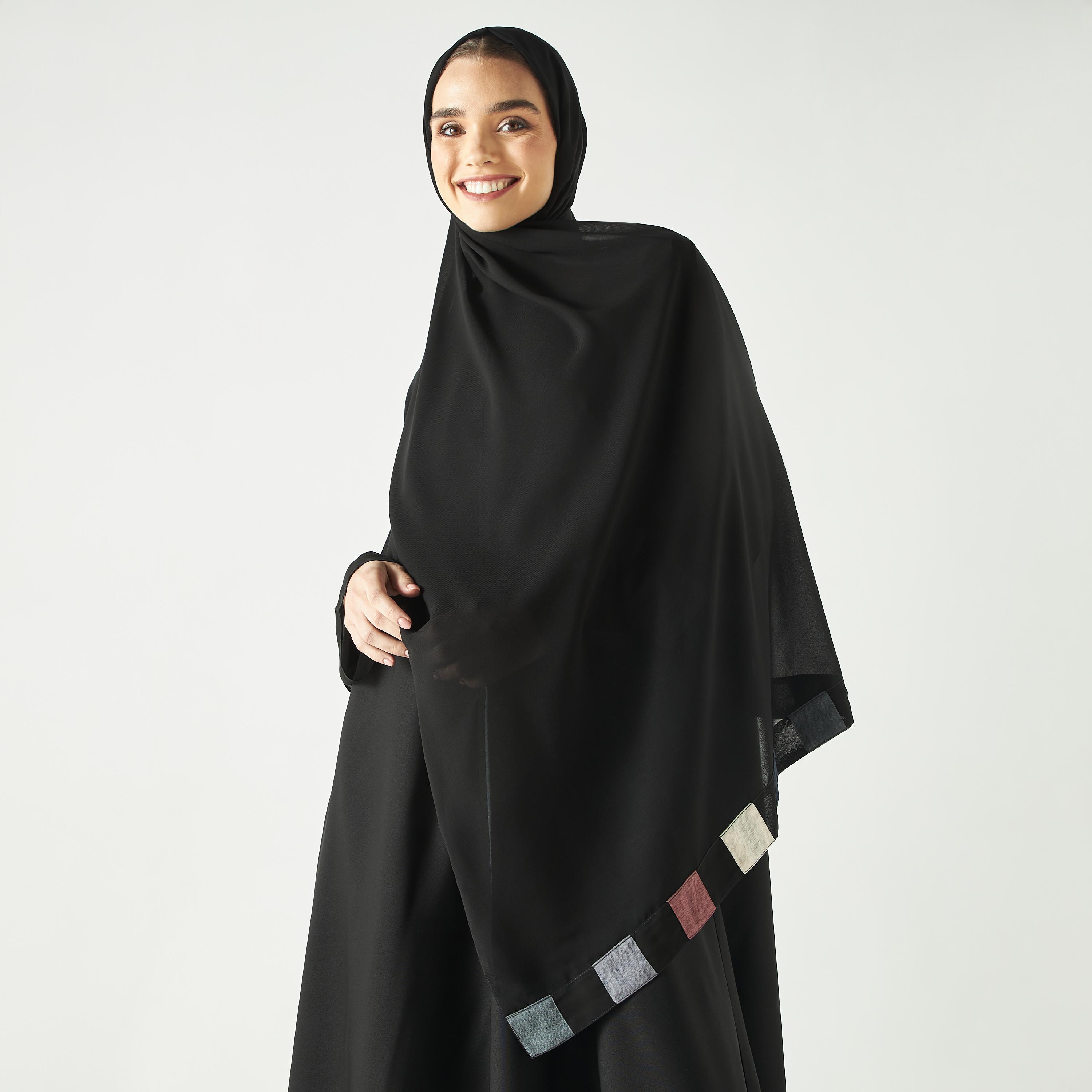 Hadiyath Al Madinah Colourblock Abaya with V-neck-women-arabicclothing-abayas-image-2