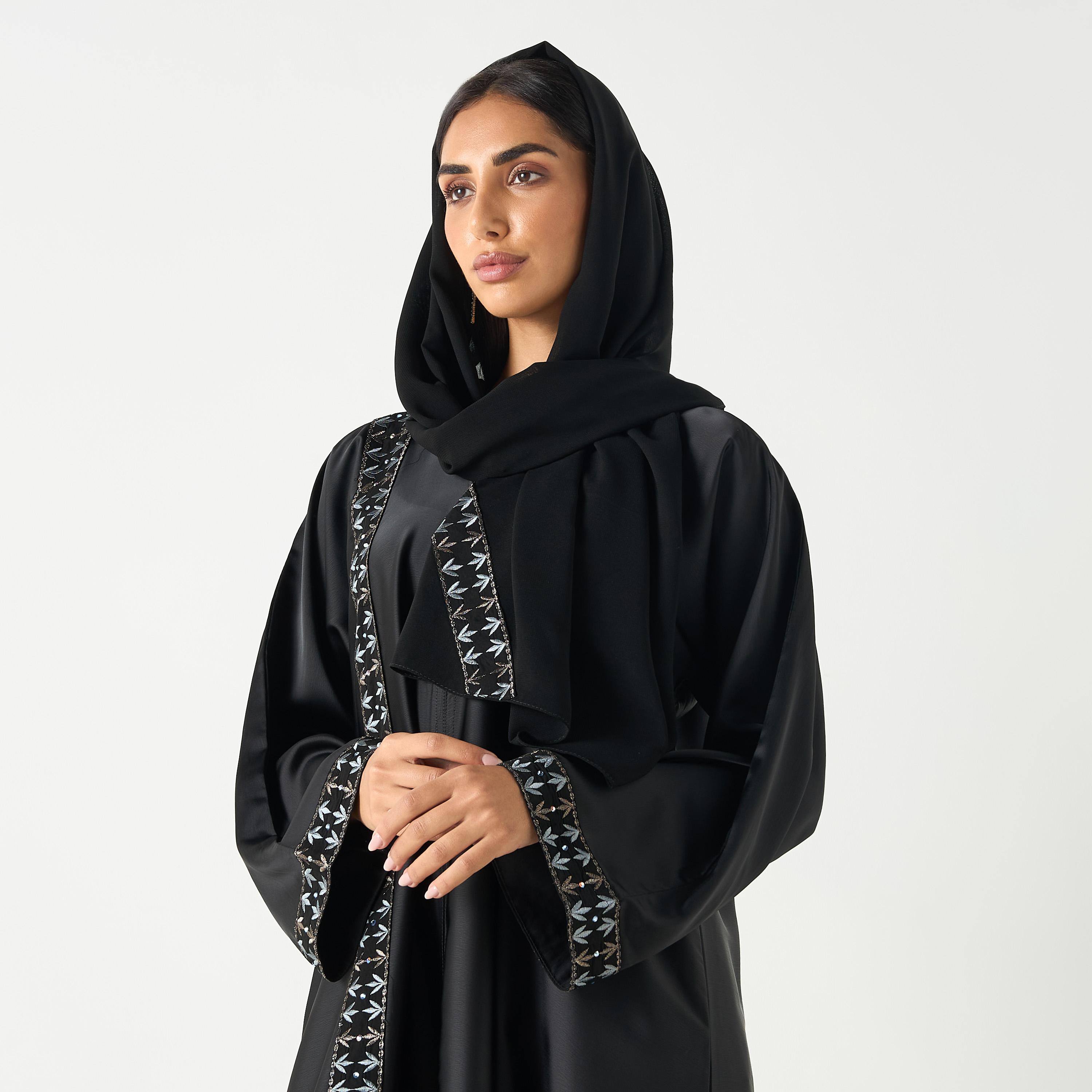 عباية مطرزة بياقة V وحجاب من هدية المدينة-women-arabicclothing-abayas-image-2