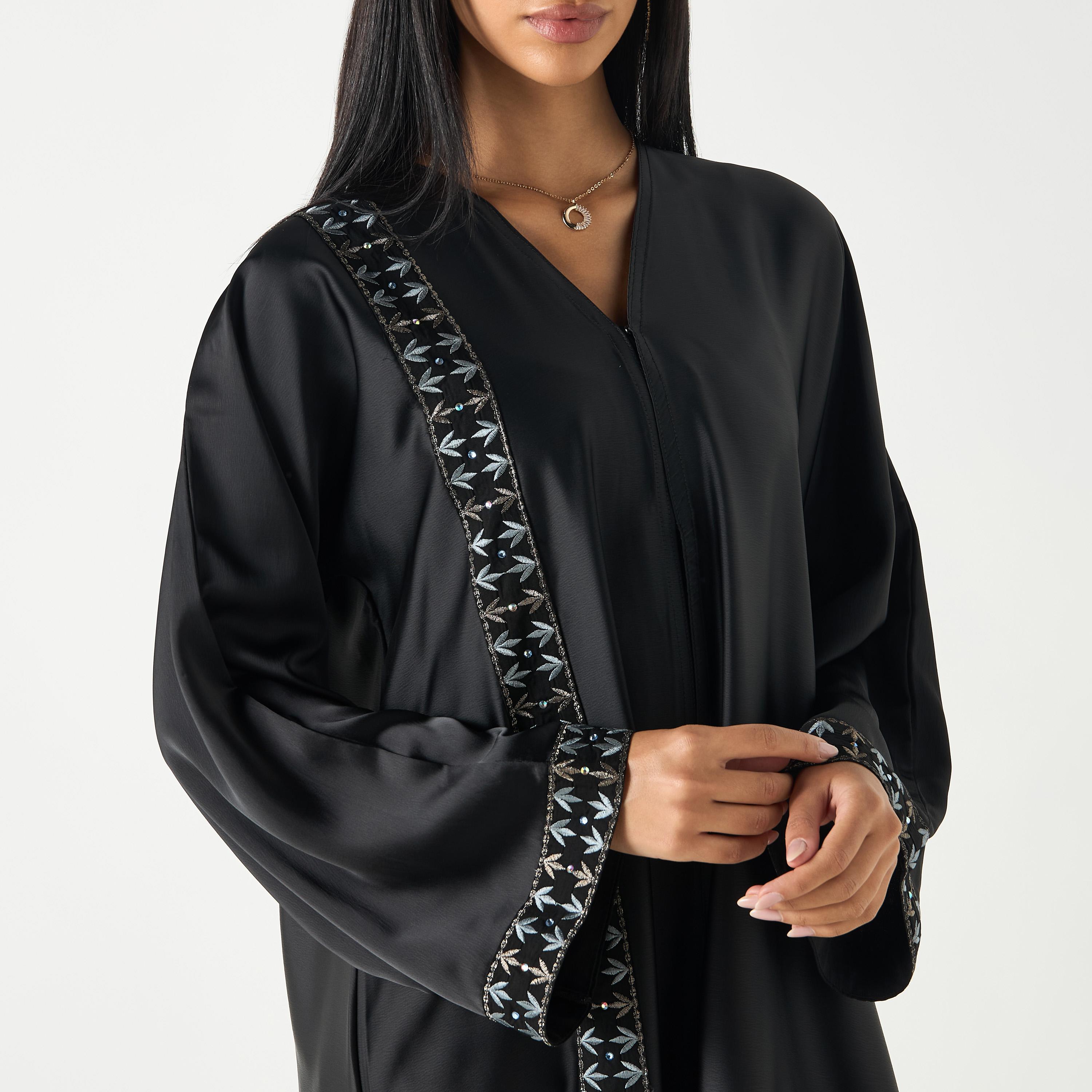 عباية مطرزة بياقة V وحجاب من هدية المدينة-women-arabicclothing-abayas-image-3