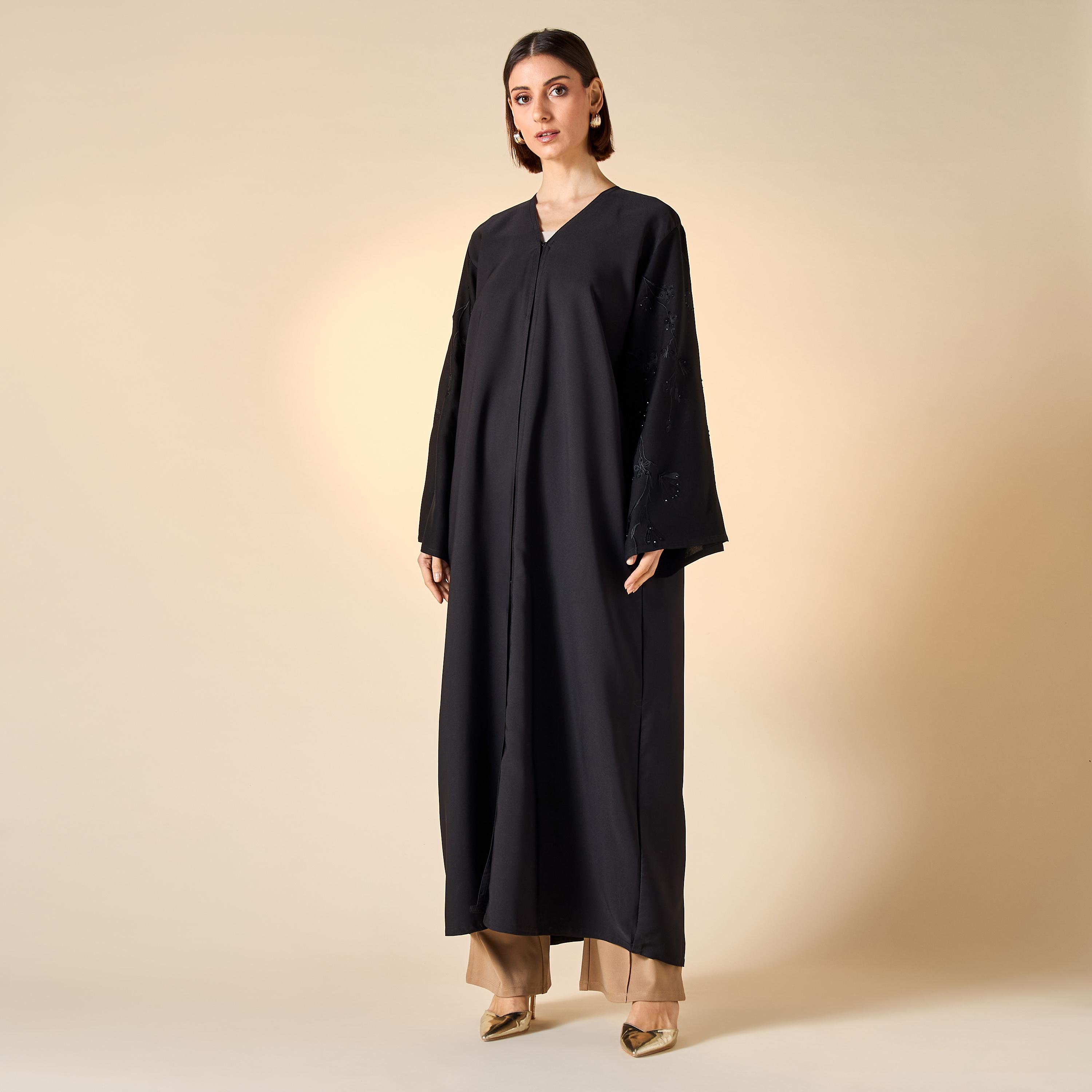 عباية مطرّزة بياقة V مع حجاب من هدية المدينة-women-arabicclothing-abayas-image-1