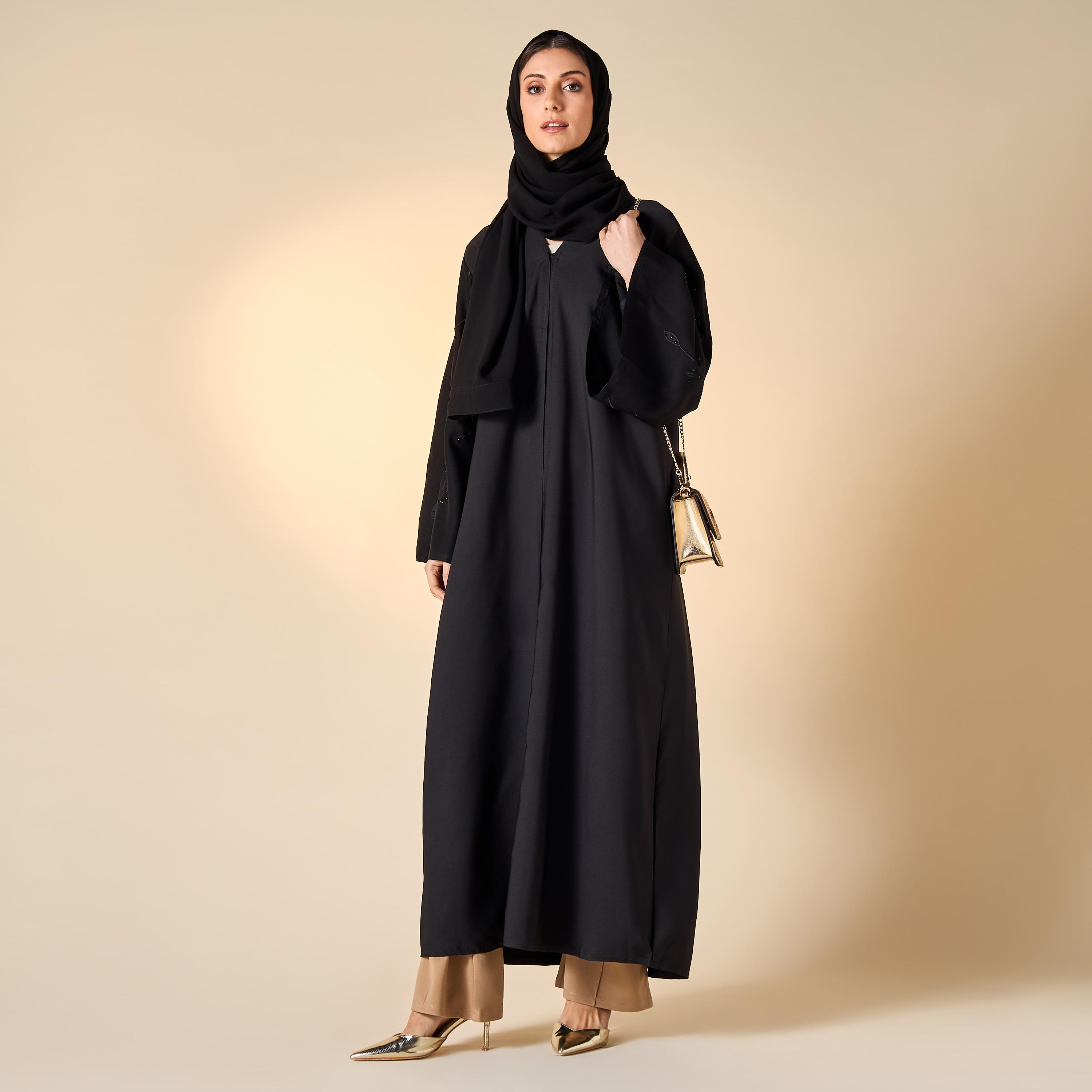 عباية مطرّزة بياقة V مع حجاب من هدية المدينة-women-arabicclothing-abayas-image-4
