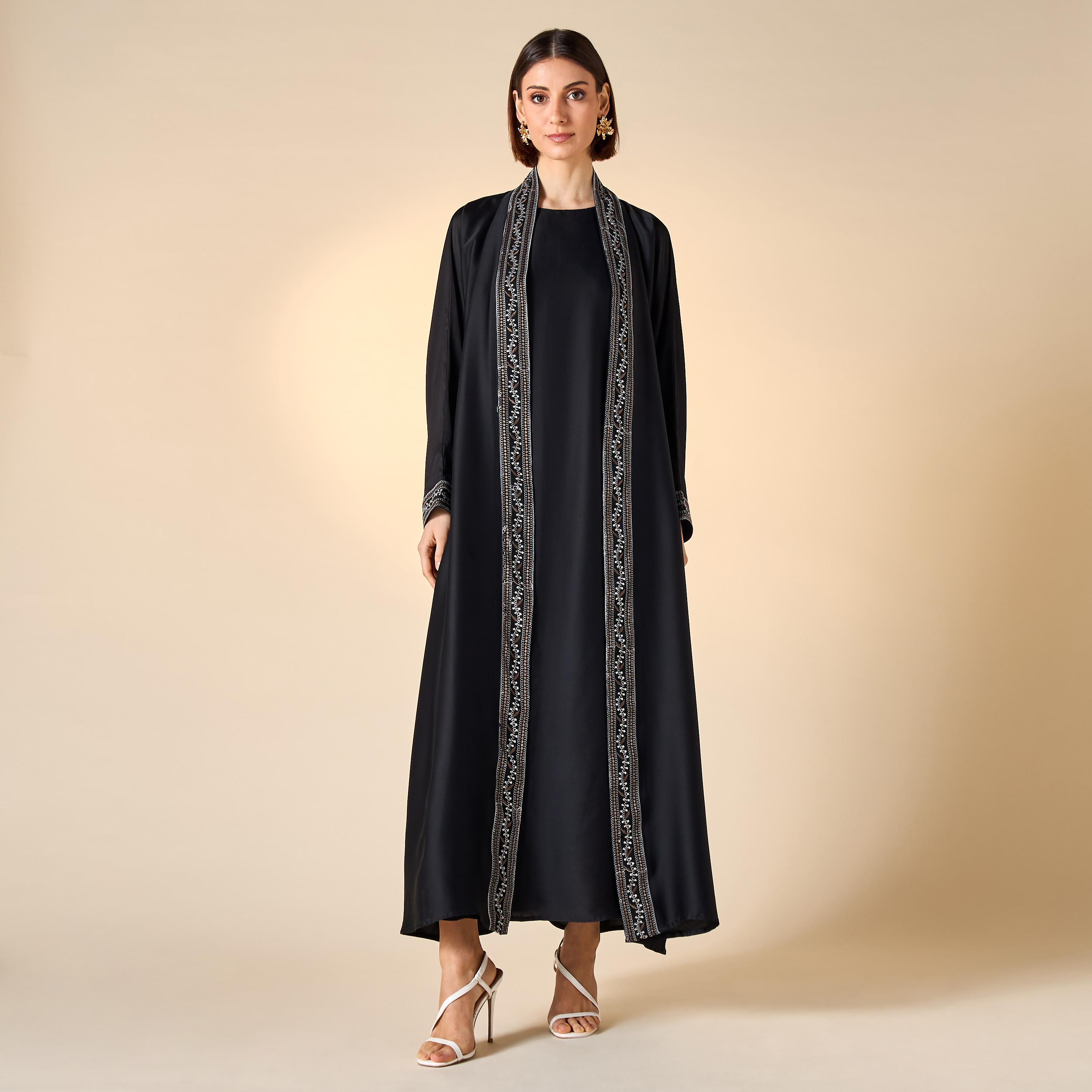 عباية مطرّزة مع حجاب من حديث المدينة-women-arabicclothing-abayas-image-1