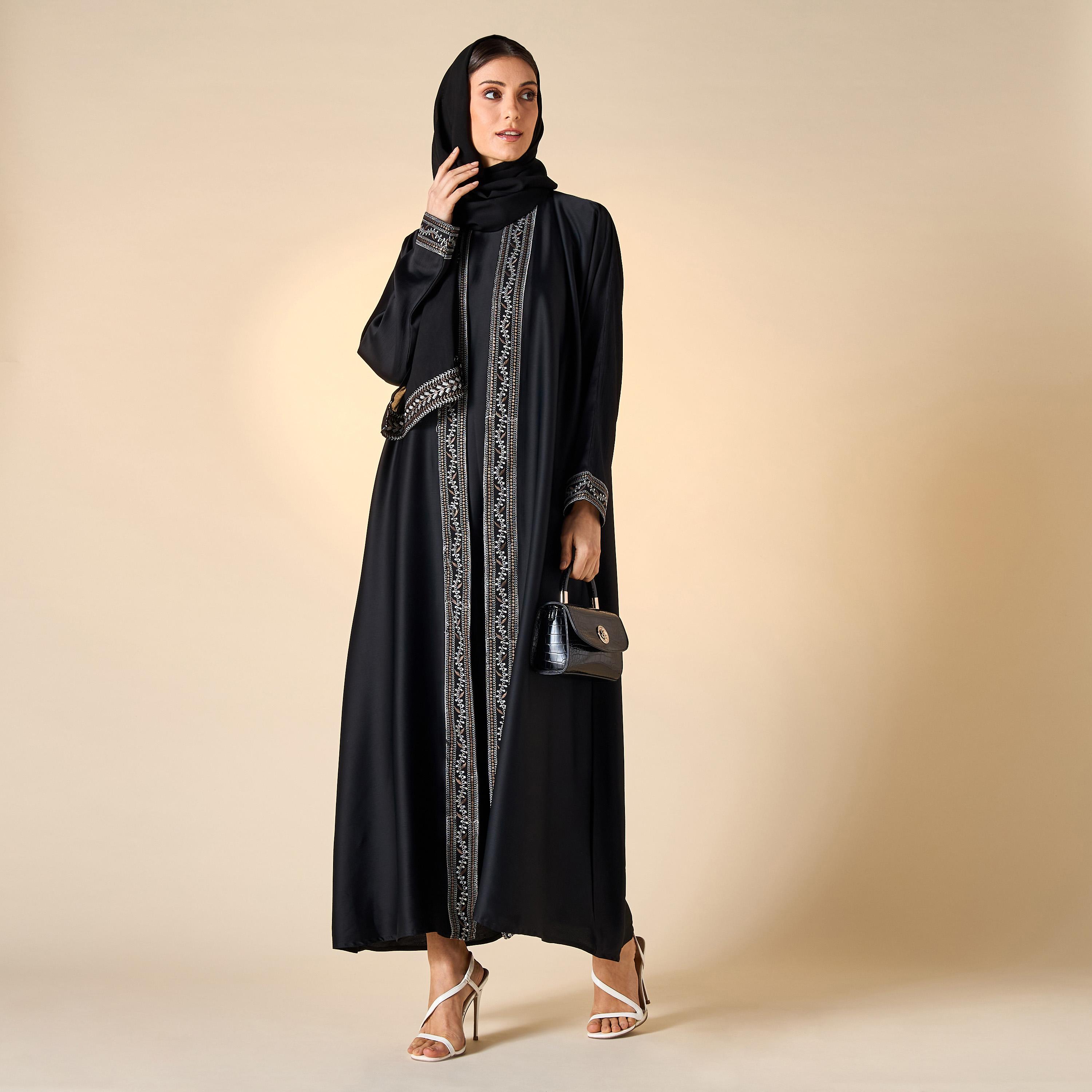 عباية مطرّزة مع حجاب من حديث المدينة-women-arabicclothing-abayas-image-4