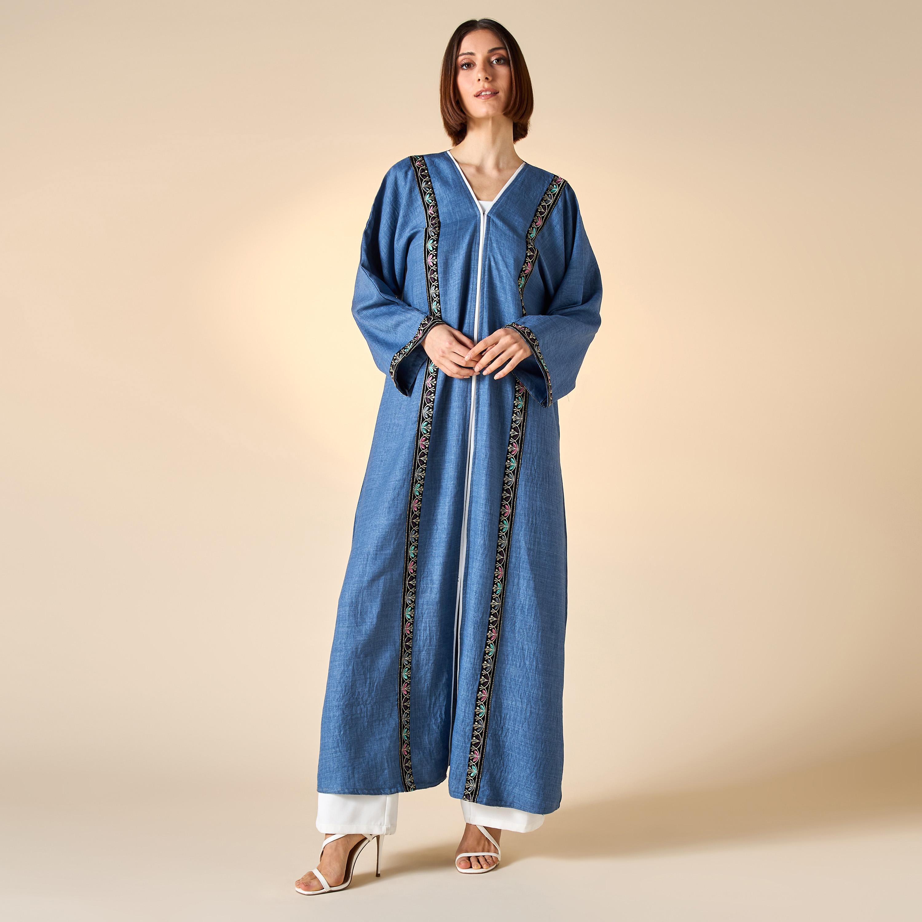 عباية مطرّزة مع حجاب من حديث المدينة-women-arabicclothing-abayas-image-1