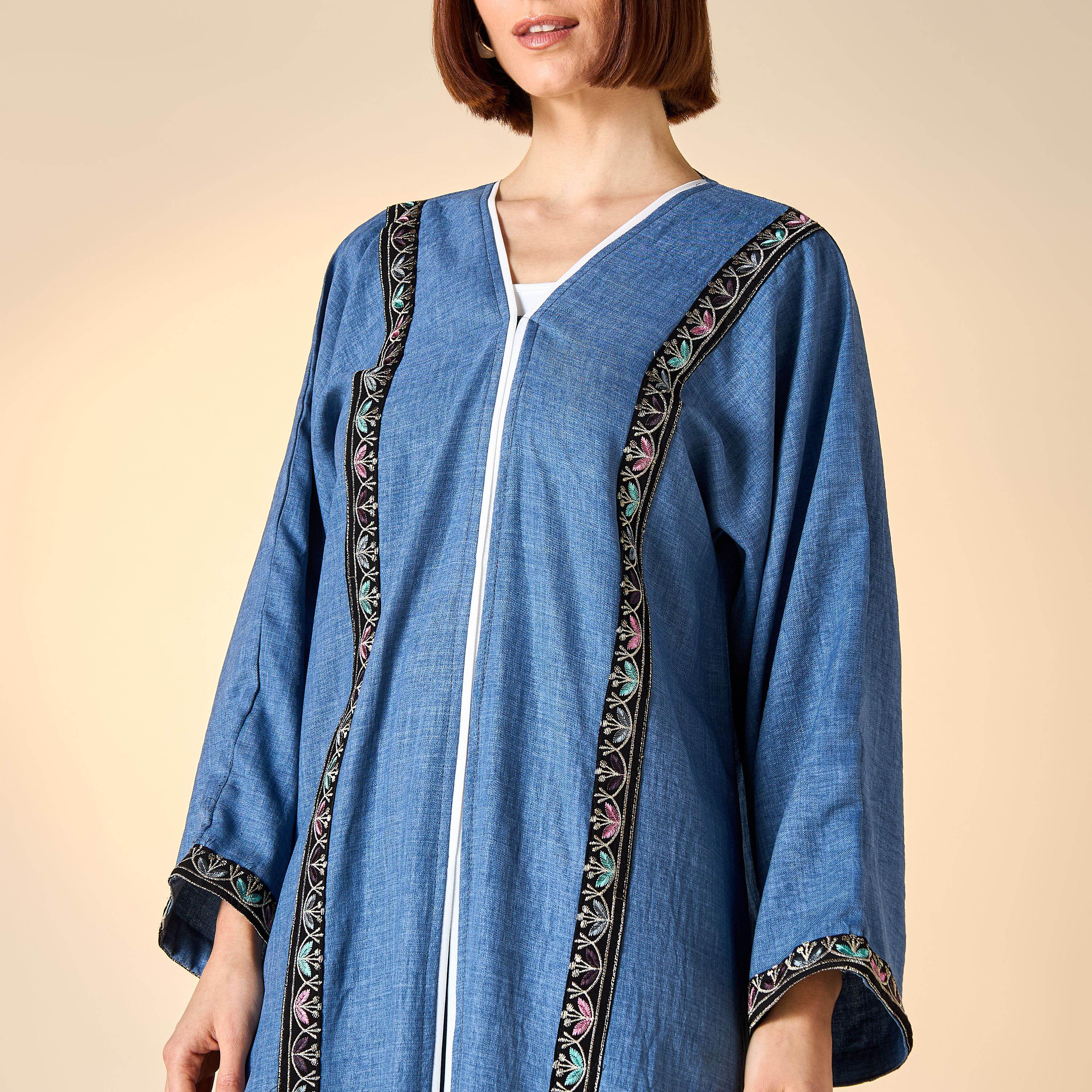 عباية مطرّزة مع حجاب من حديث المدينة-women-arabicclothing-abayas-image-3