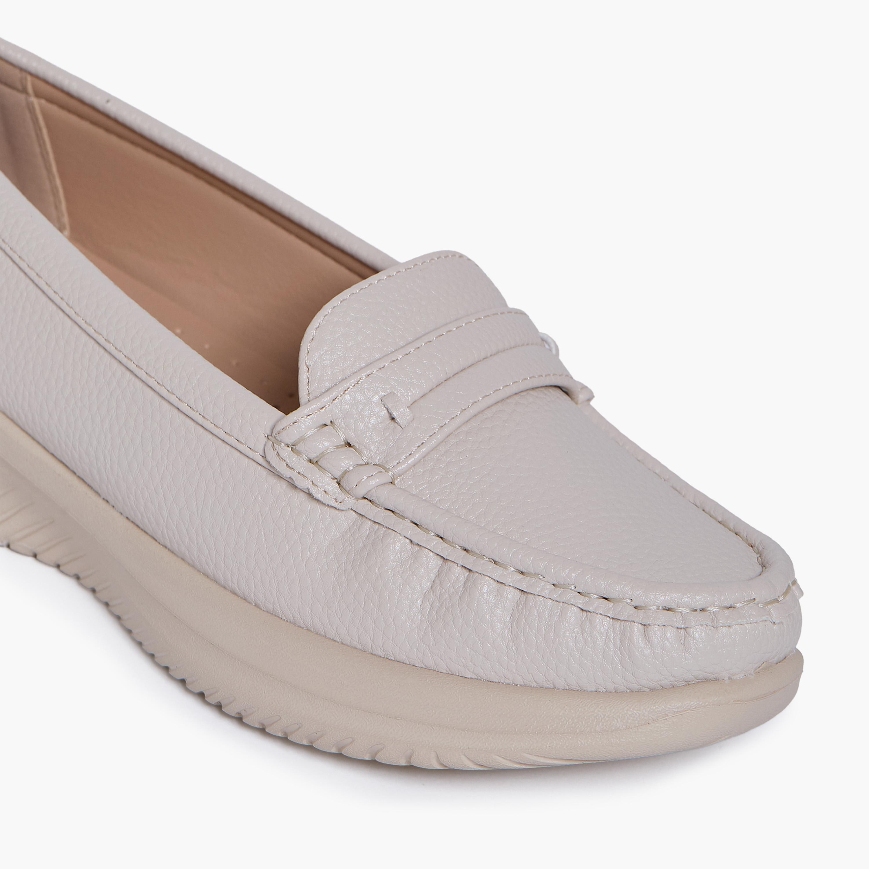 Geoomnii Women's Slip-On Katie1 Flatform Loafers | G25225-8-CREAM-women-shoes-flats-loafers-image-2