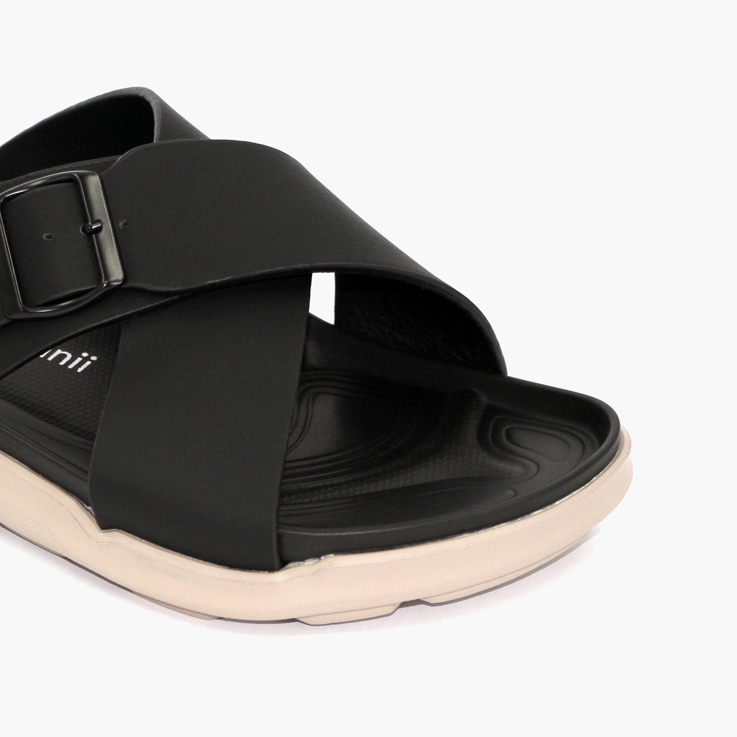 Geoomnii Men's Slip-On Galahad Cross Strap Sandals | GM-FY022-BLACK-men-shoes-sandals-image-2