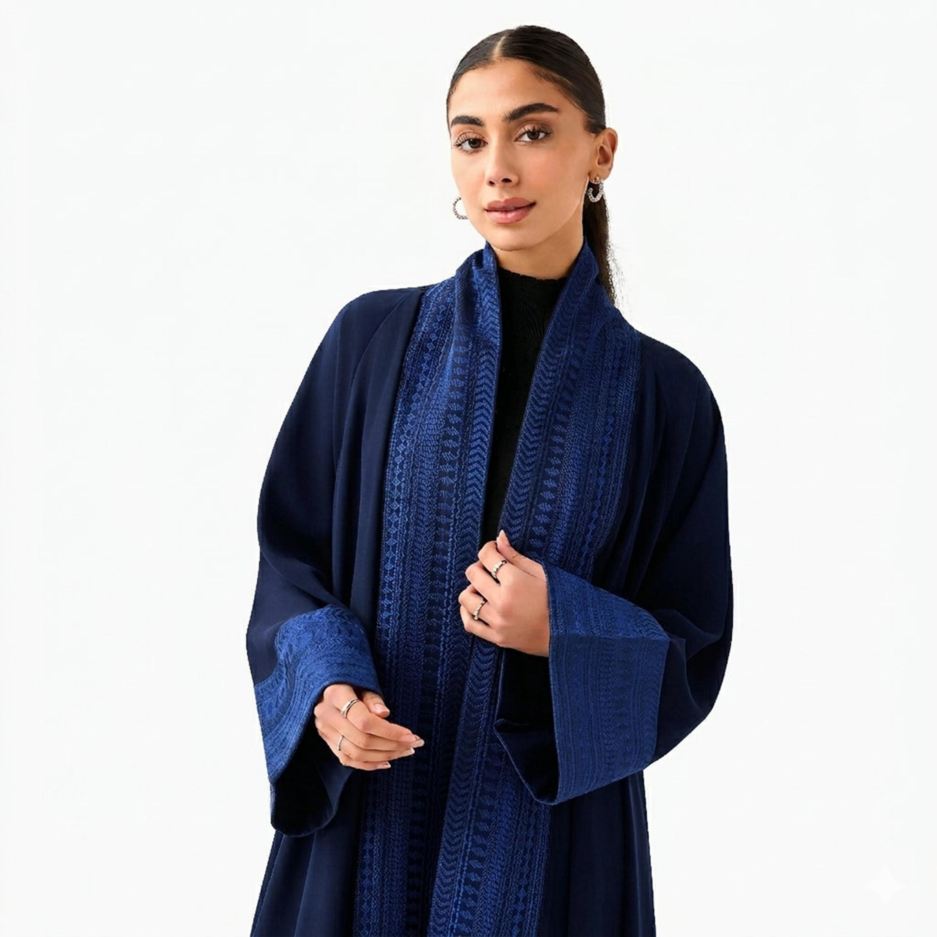 عباءة "ندا" مطرزة بأكمام راجلان واسعة للنساء من حديث المدينة-women-arabicclothing-abayas-image-2