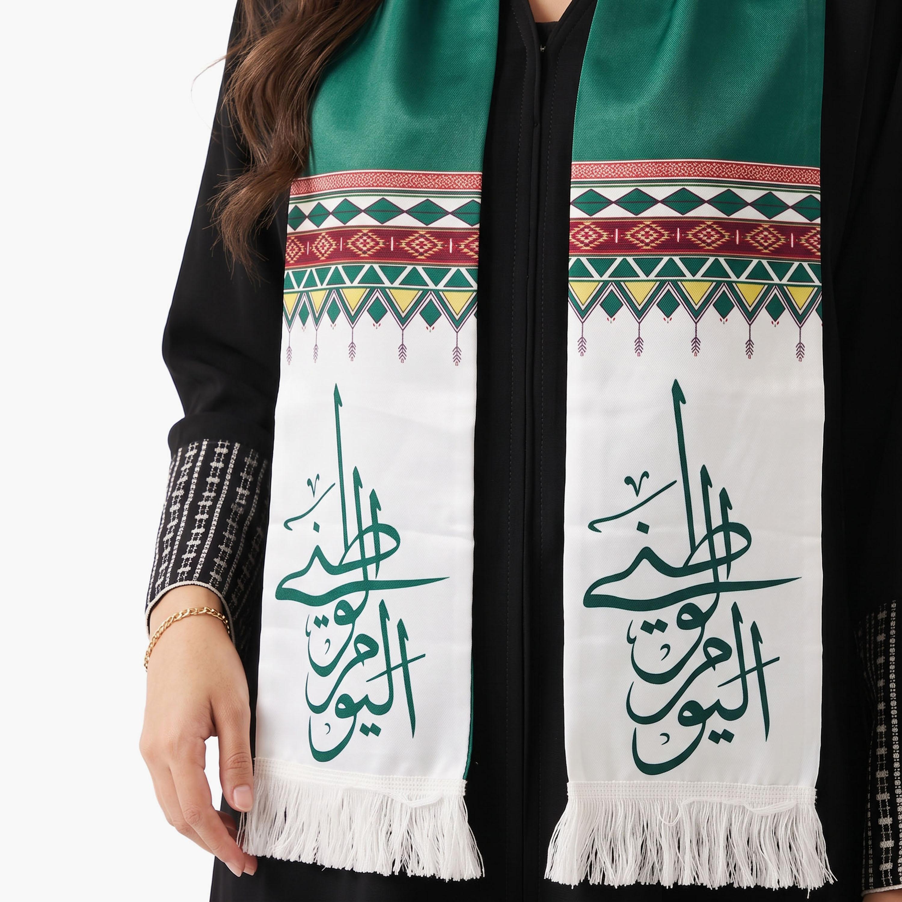 وشاح (ساش) حريمي لليوم الوطني من الستان بطبعة هندسية باللون الأخضر من حديث المدينة-women-clothingaccessories-scarves-image-2