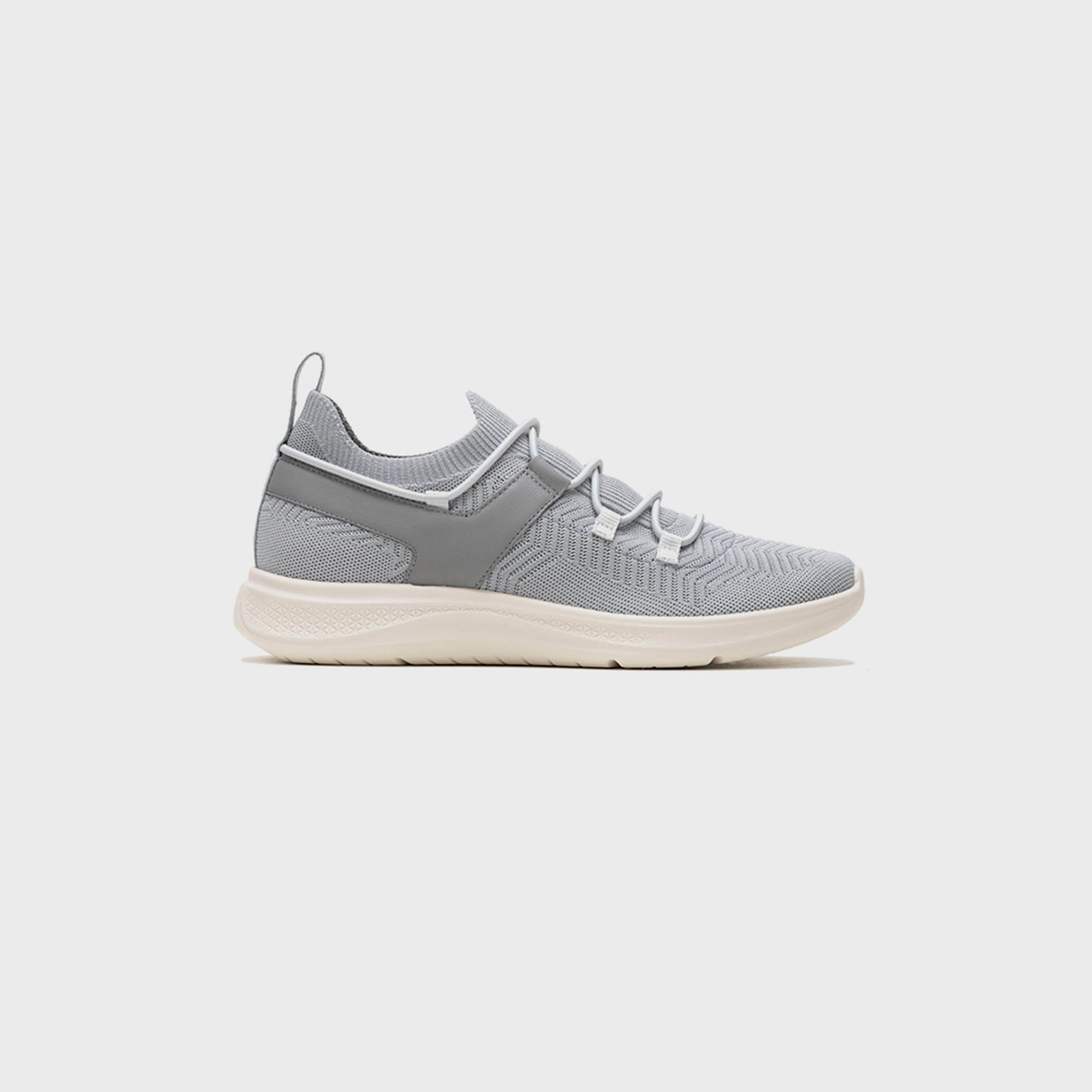 هش بابيز- حذاء رياضي إليفيت نايت للرجال  برباط كاحل منخفض | HPM10499-men-shoes-sneakers-image-2
