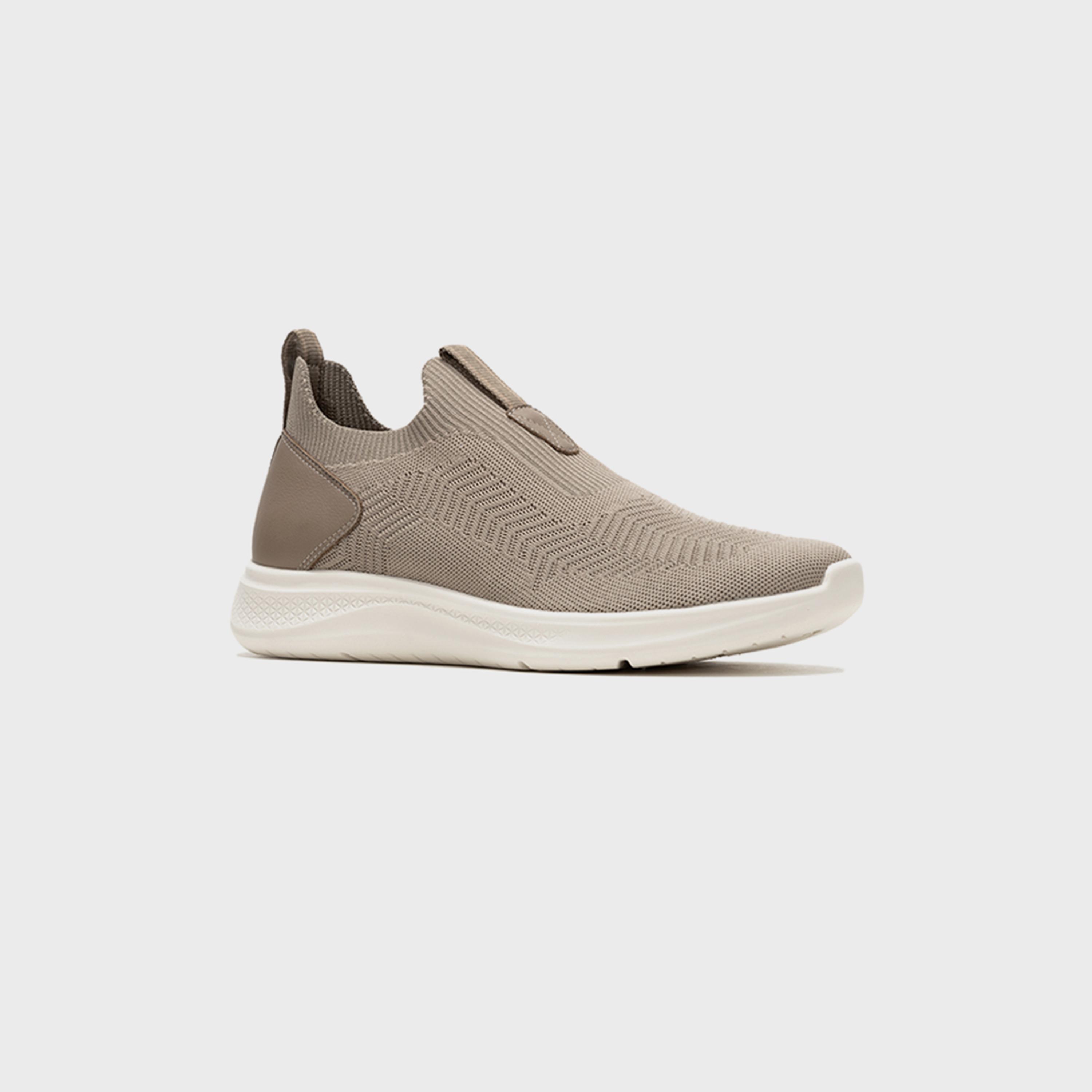 هش بابيز- حذاء رياضي إليفيت نايت للرجال  بكاحل منخفض سهل الارتداء | HPM10503-men-shoes-sneakers-image-1