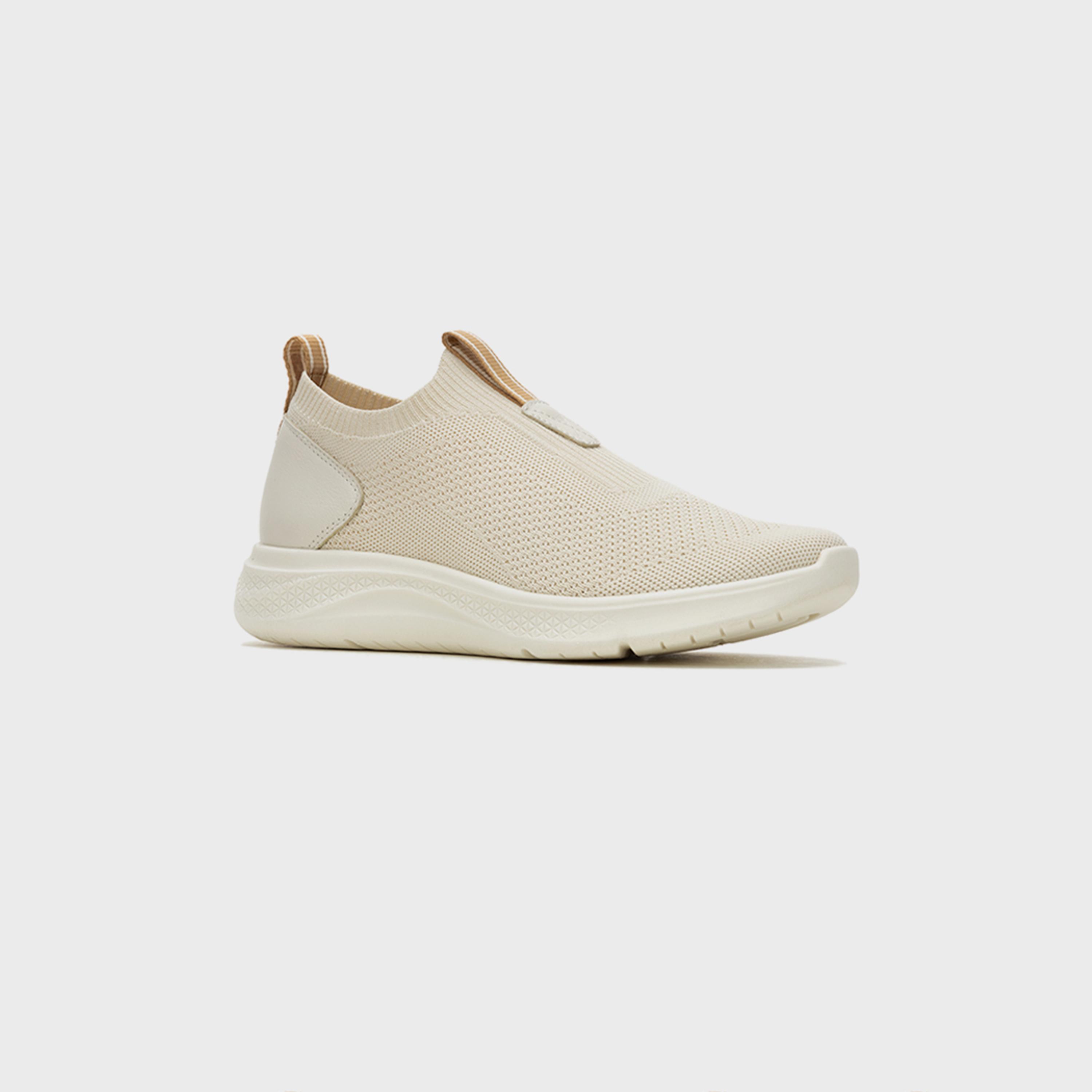 هش بابيز- حذاء رياضي إليفيت نايت للنساء  برباط كاحل منخفض | HPW10703-women-shoes-sneakers-image-1