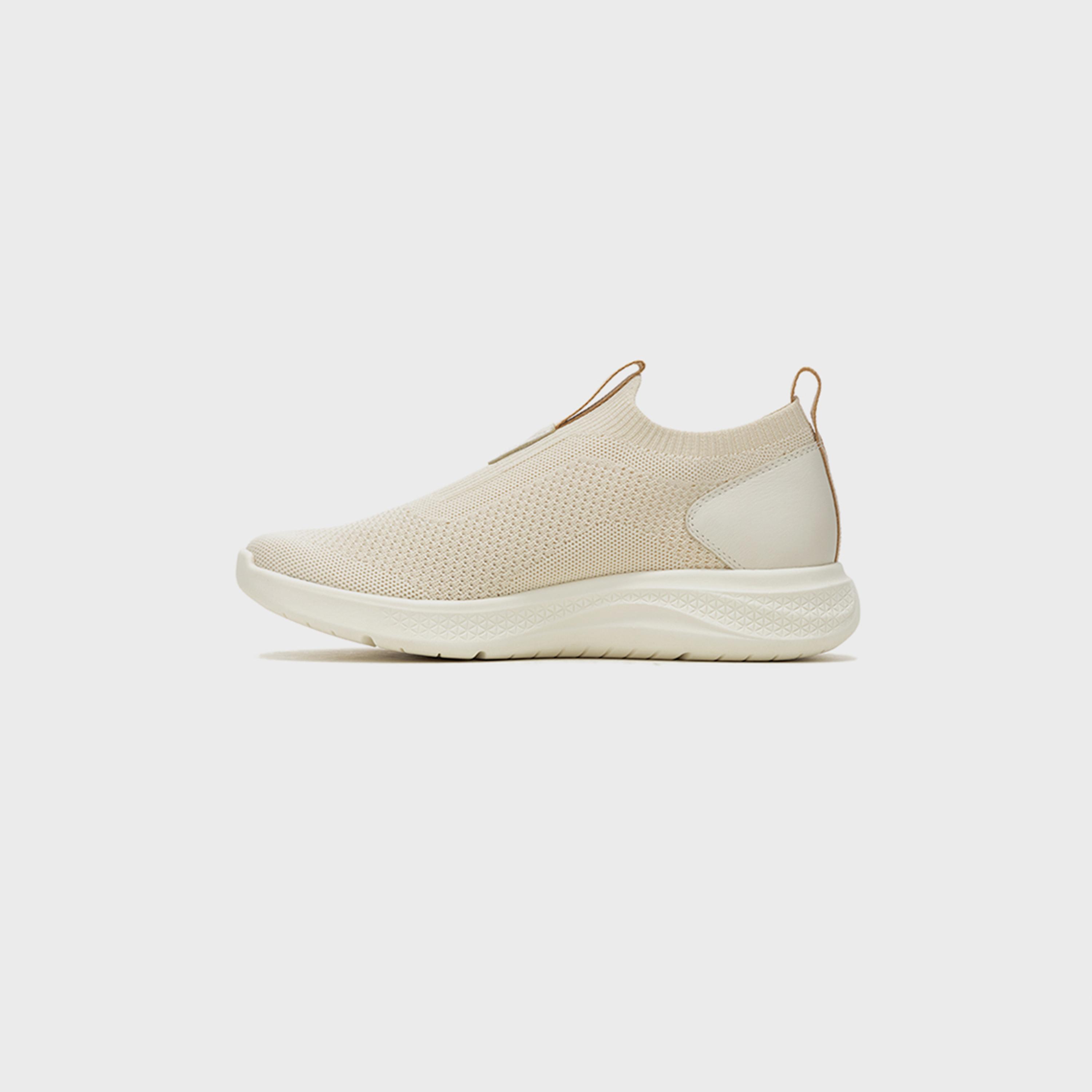 هش بابيز- حذاء رياضي إليفيت نايت للنساء  برباط كاحل منخفض | HPW10703-women-shoes-sneakers-image-3