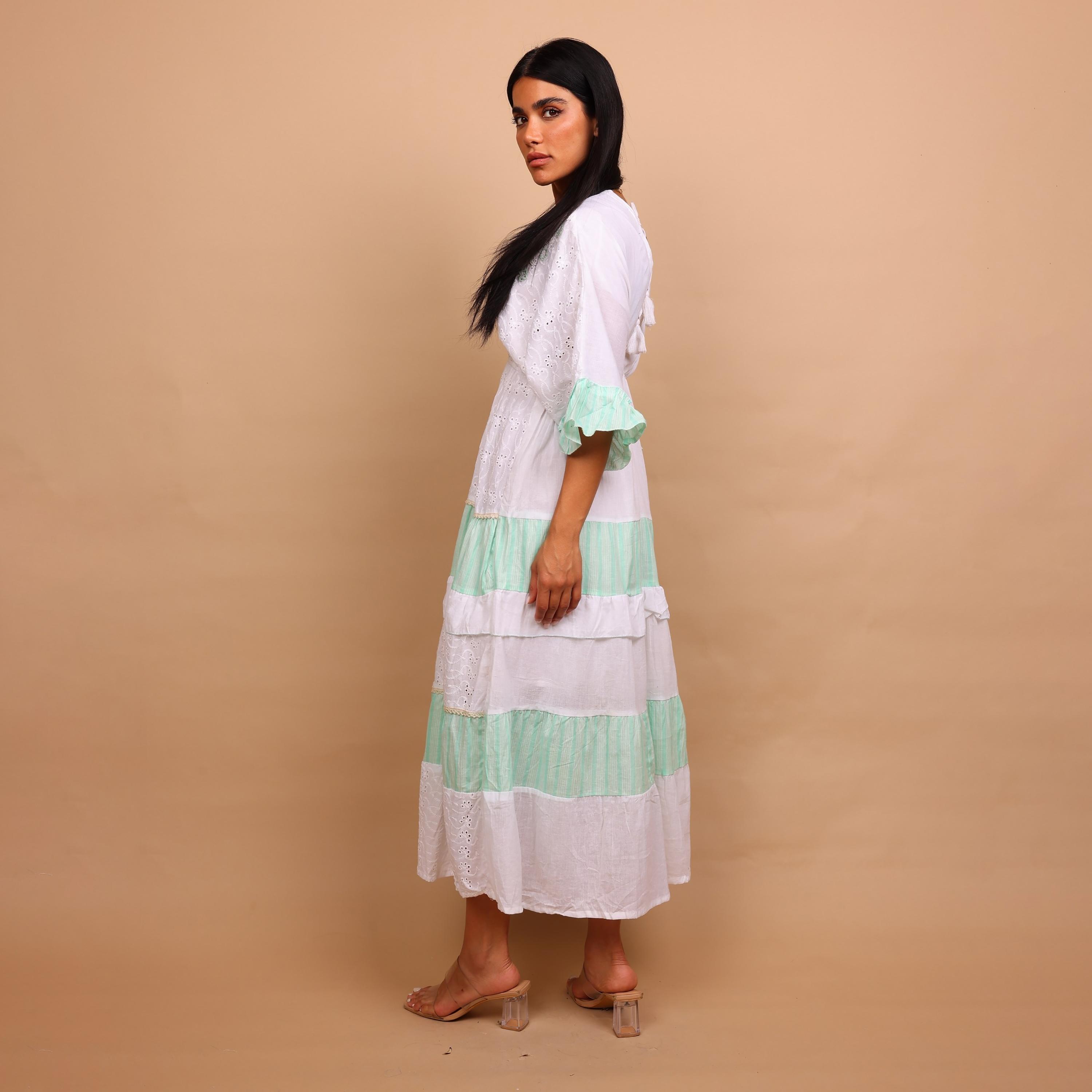 جلابية نسائية بطبقات بتصميم كتل الألوان وقماش شيفلي من إيككسا-women-arabicclothing-jalabiyas-image-2