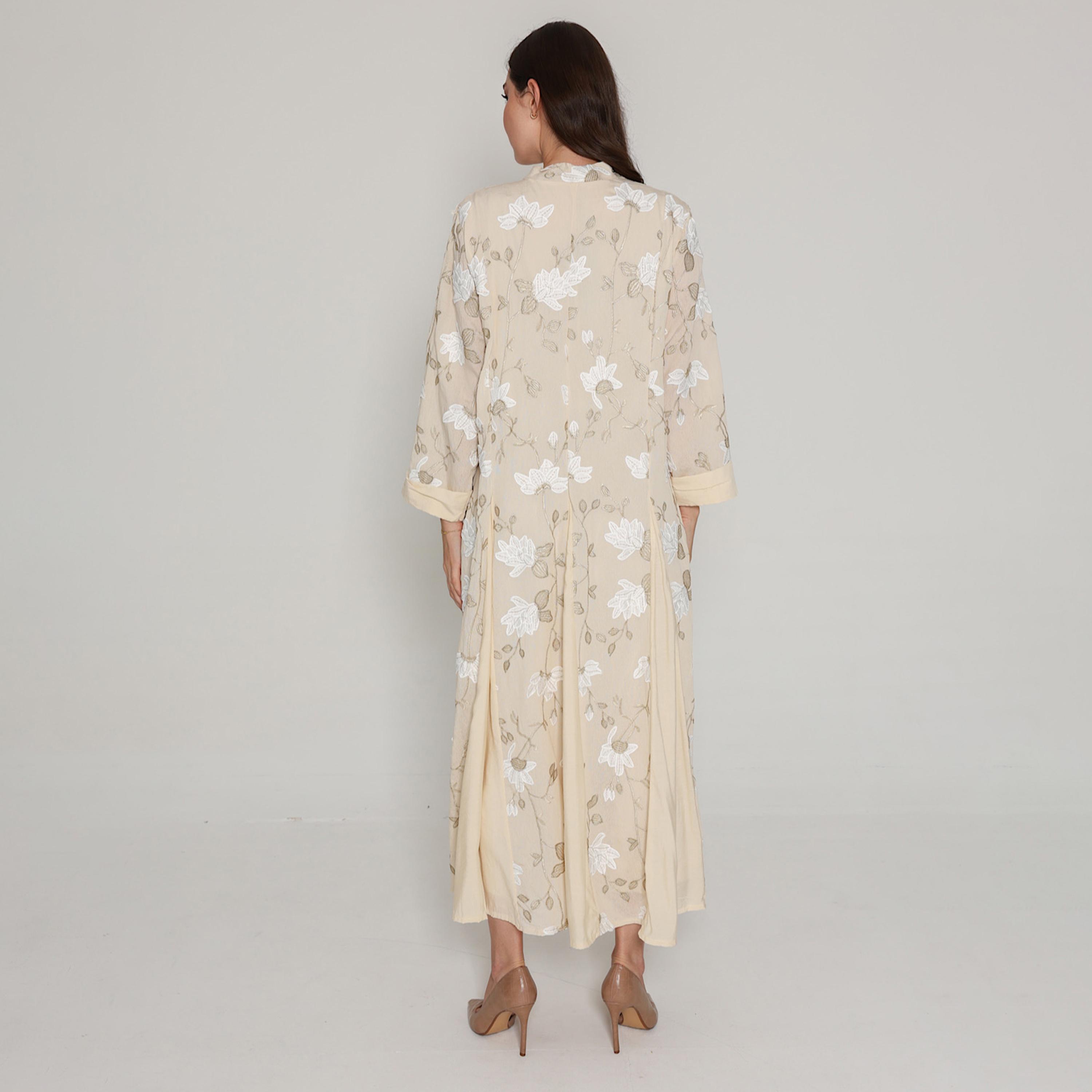 جلابية نسائية مطرزة بالزهور مع ألواح جوديت من إيككسا-women-arabicclothing-jalabiyas-image-4