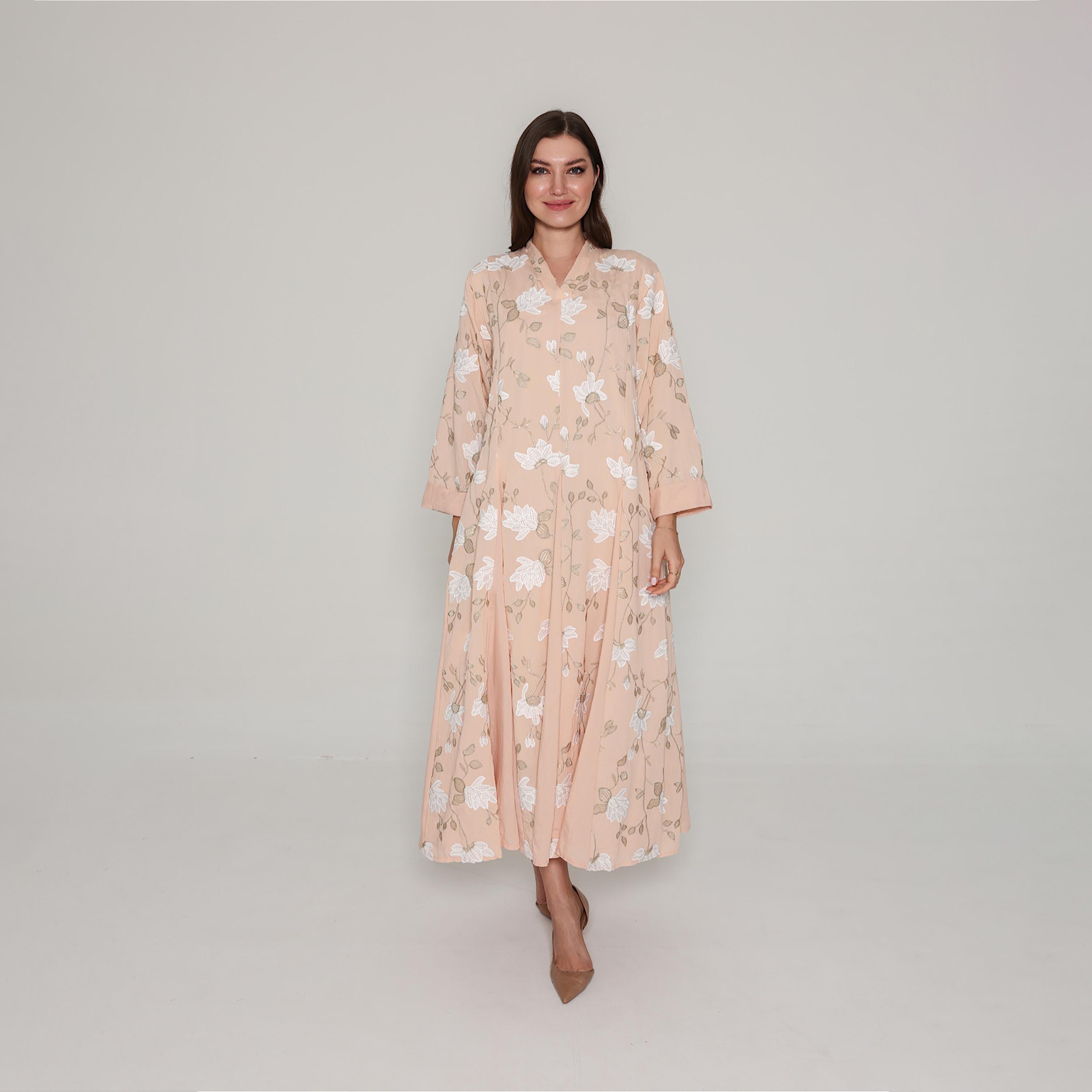 جلابية نسائية مطرزة بالزهور مع ألواح جوديت من إيككسا-women-arabicclothing-jalabiyas-image-5