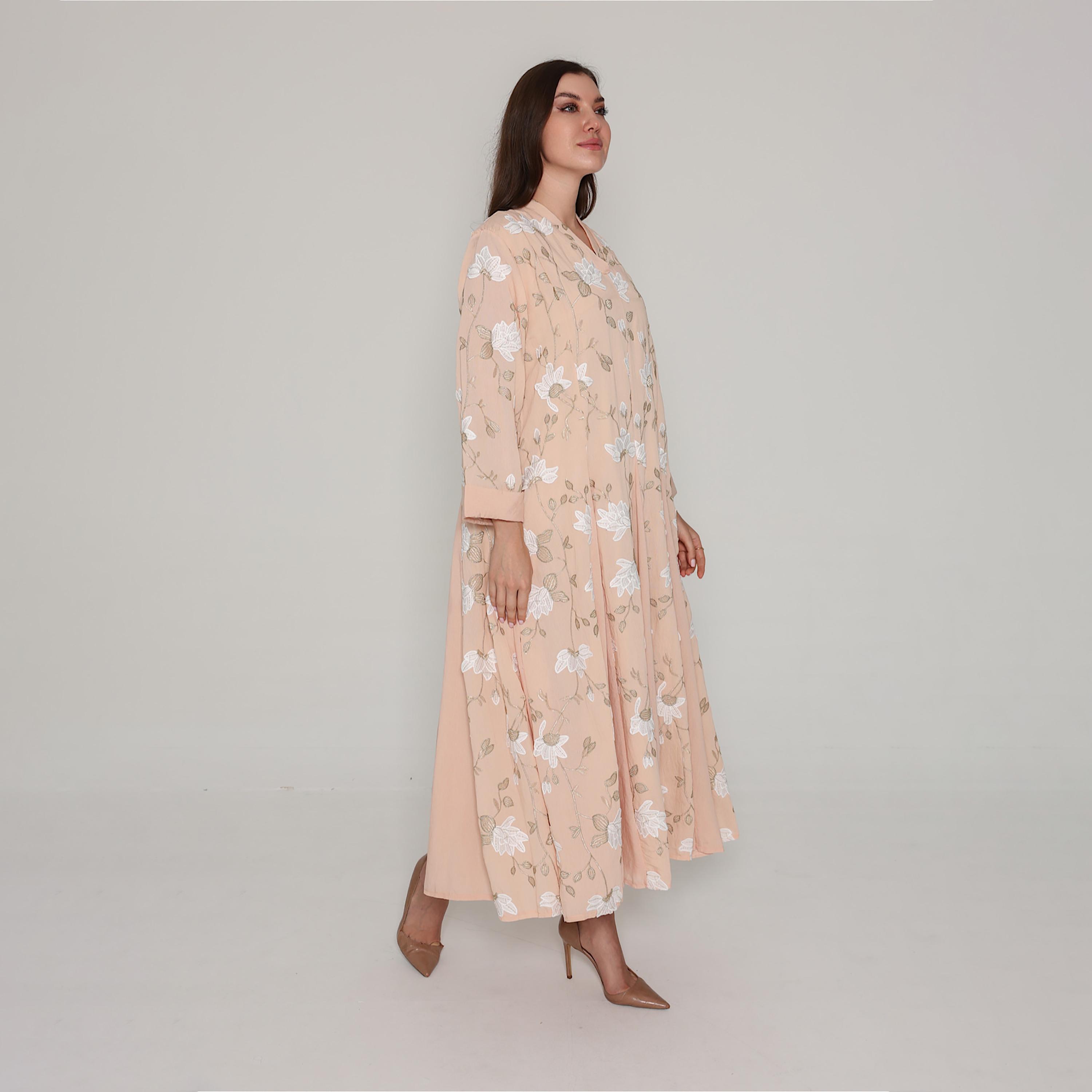 جلابية نسائية مطرزة بالزهور مع ألواح جوديت من إيككسا-women-arabicclothing-jalabiyas-image-7