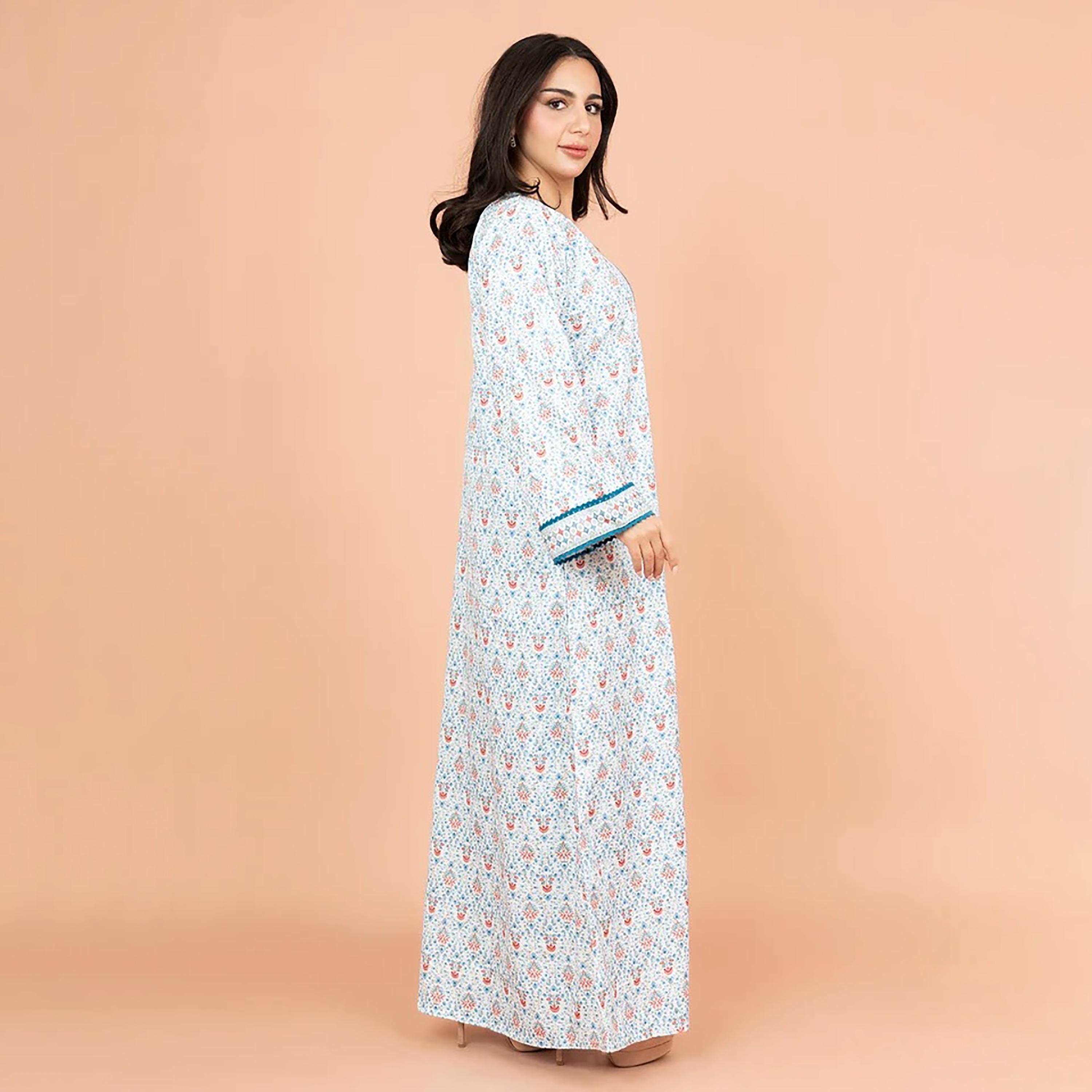 جلابية نسائية من IKKXA بطبعة زهور وتفاصيل مطرزة ورقبة من الدانتيل وأكمام أكمام-women-arabicclothing-jalabiyas-image-3
