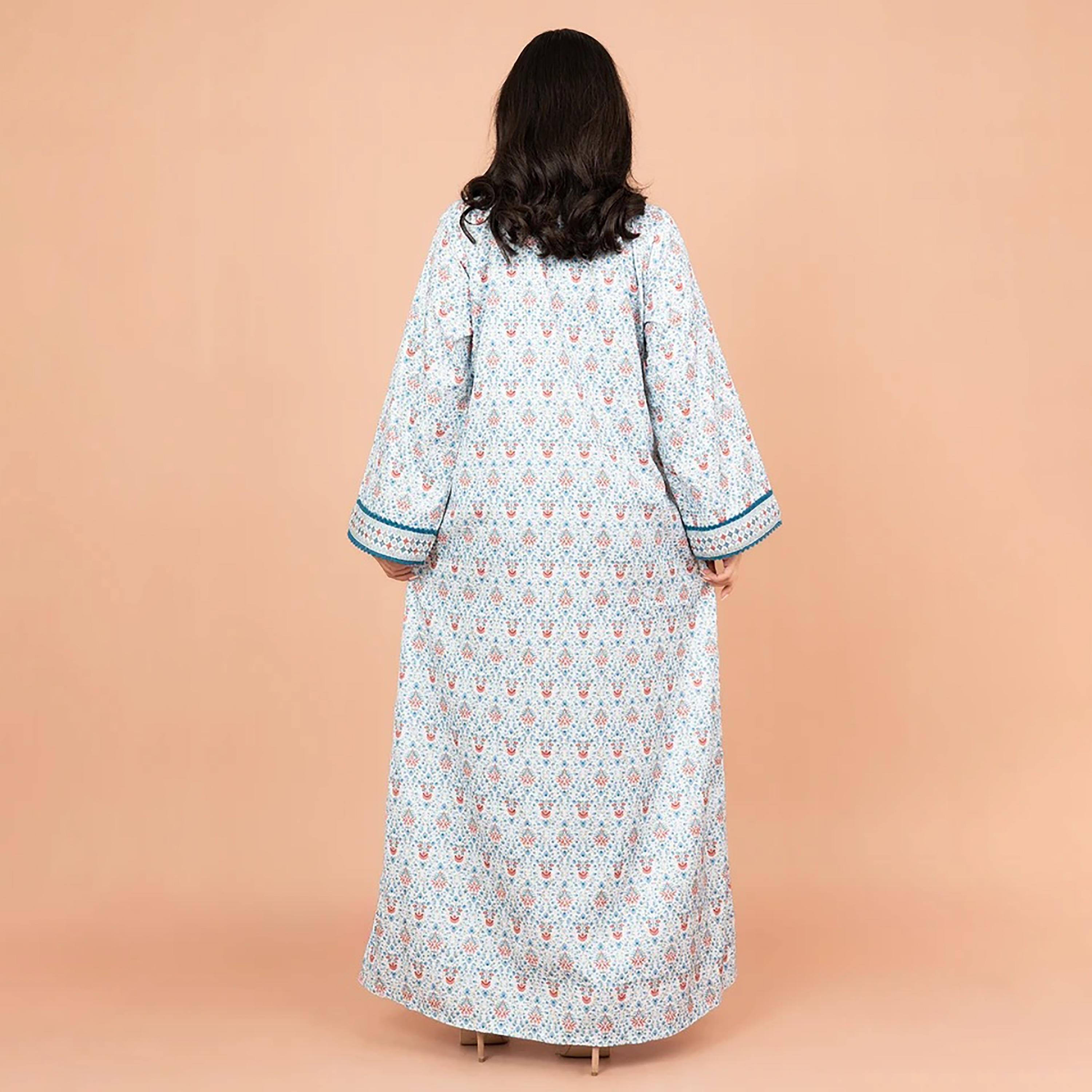 جلابية نسائية من IKKXA بطبعة زهور وتفاصيل مطرزة ورقبة من الدانتيل وأكمام أكمام-women-arabicclothing-jalabiyas-image-4