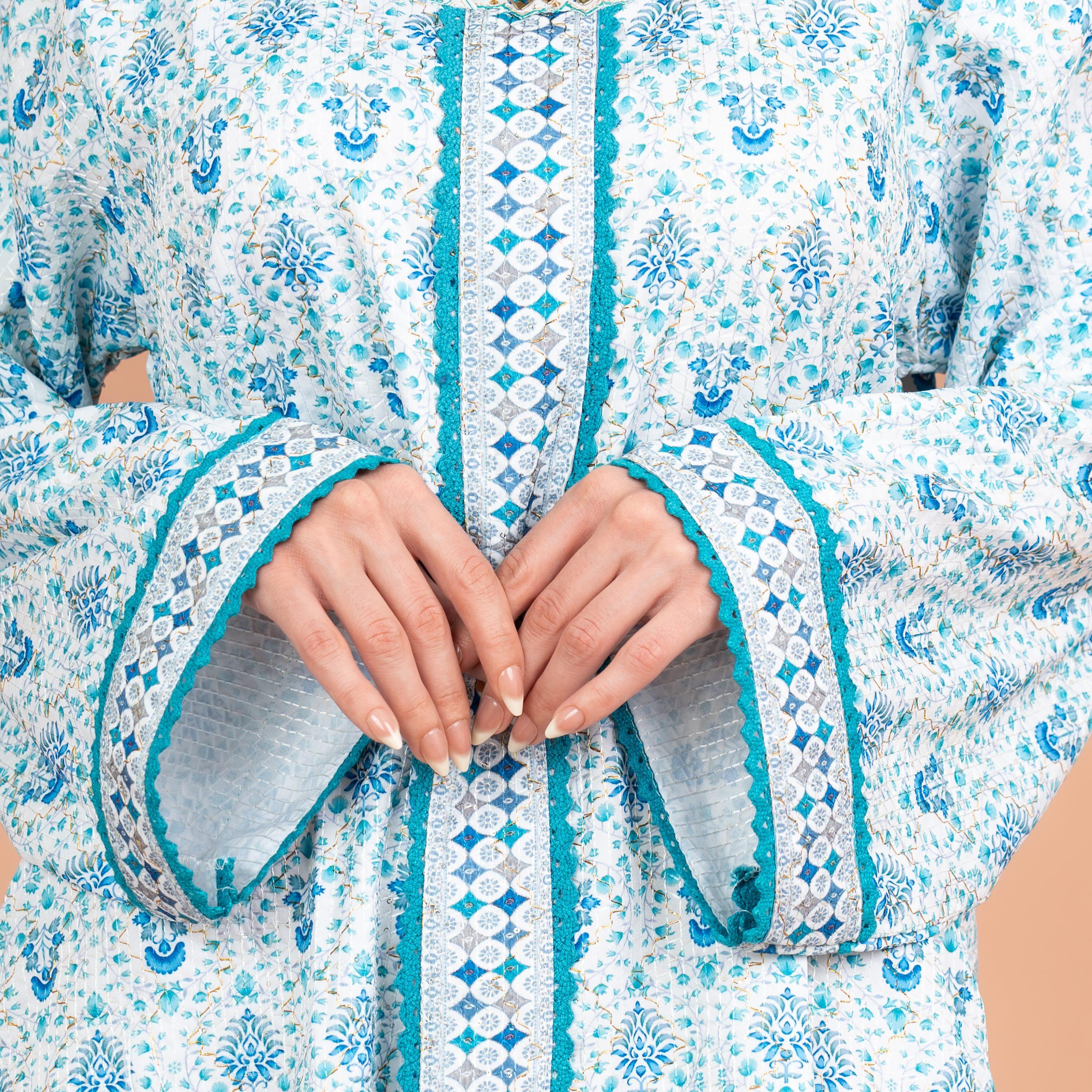 جلابية نسائية من IKKXA بطبعة زهور وتفاصيل مطرزة ورقبة من الدانتيل وأكمام أكمام-women-arabicclothing-jalabiyas-image-14